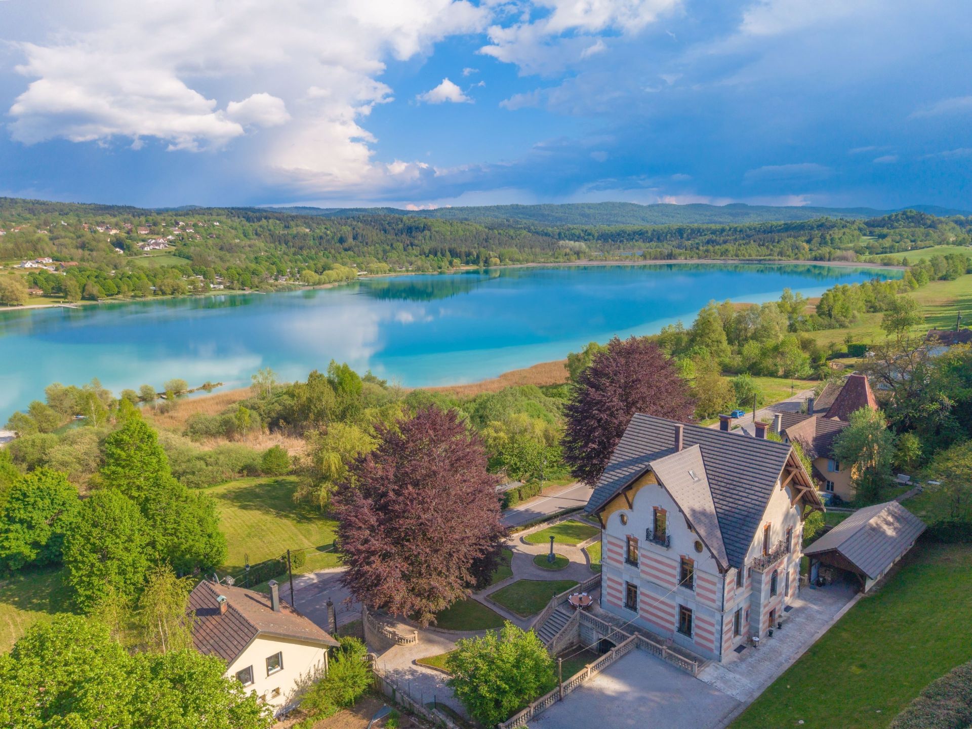 house 15 Rooms for sale on CLAIRVAUX LES LACS (39130)