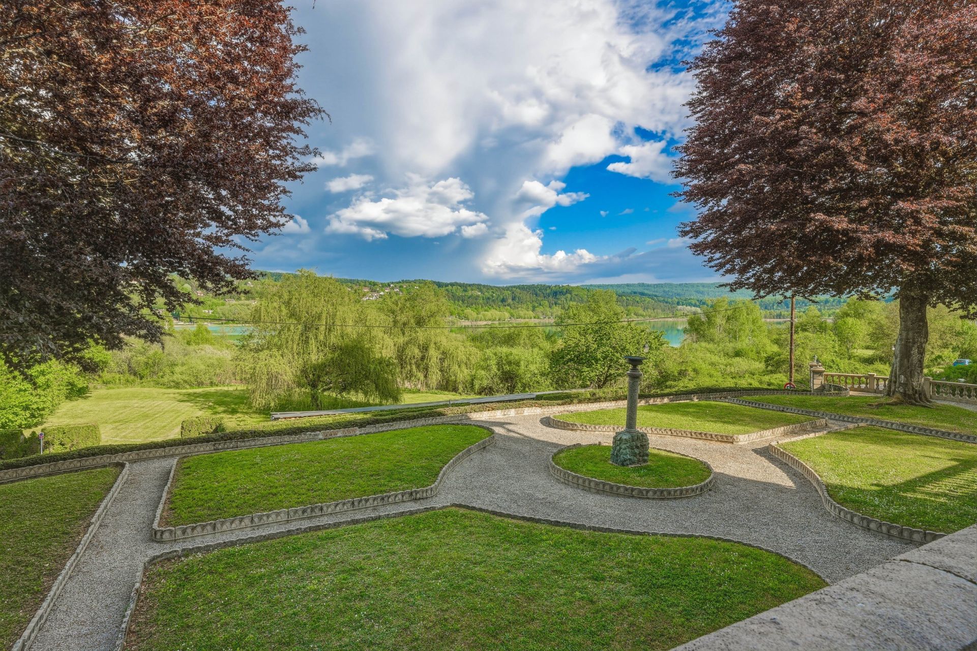 house 15 Rooms for sale on CLAIRVAUX LES LACS (39130)