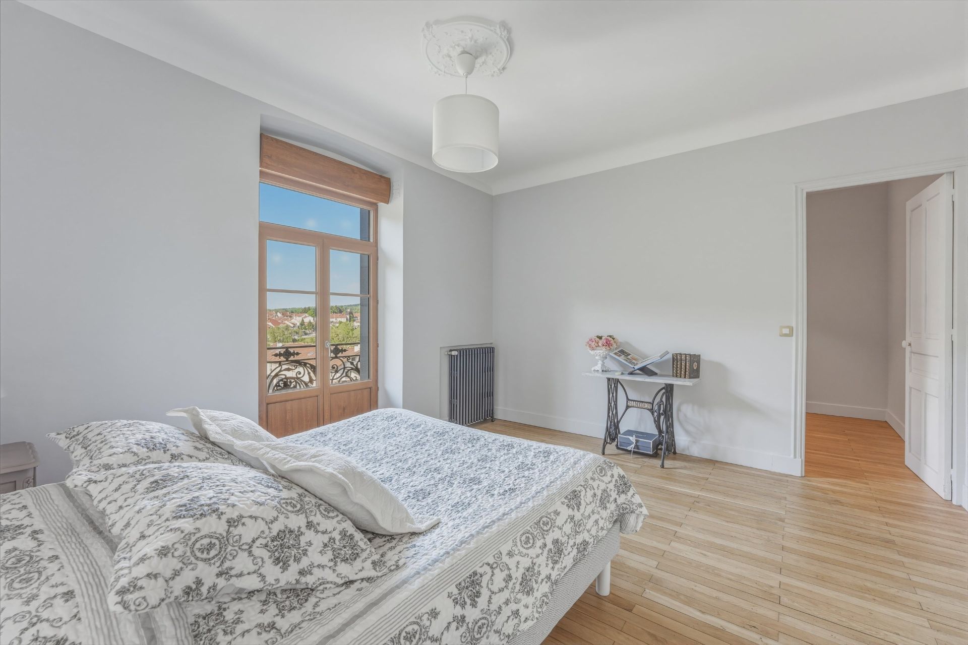 house 15 Rooms for sale on CLAIRVAUX LES LACS (39130)
