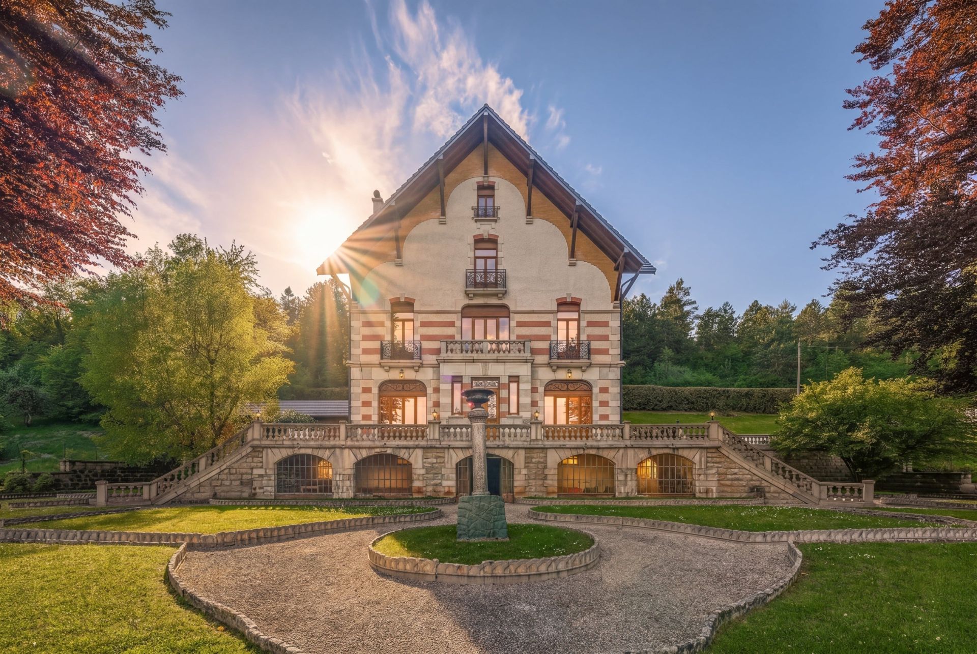 house 15 Rooms for sale on CLAIRVAUX LES LACS (39130)