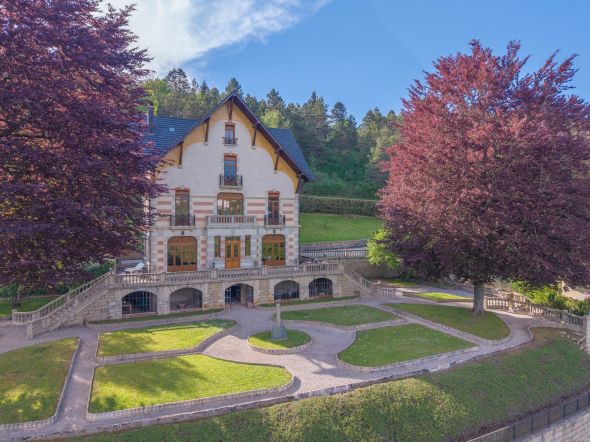 Sale House Clairvaux-les-Lacs 15&nbsp;Rooms 522&nbsp;m²