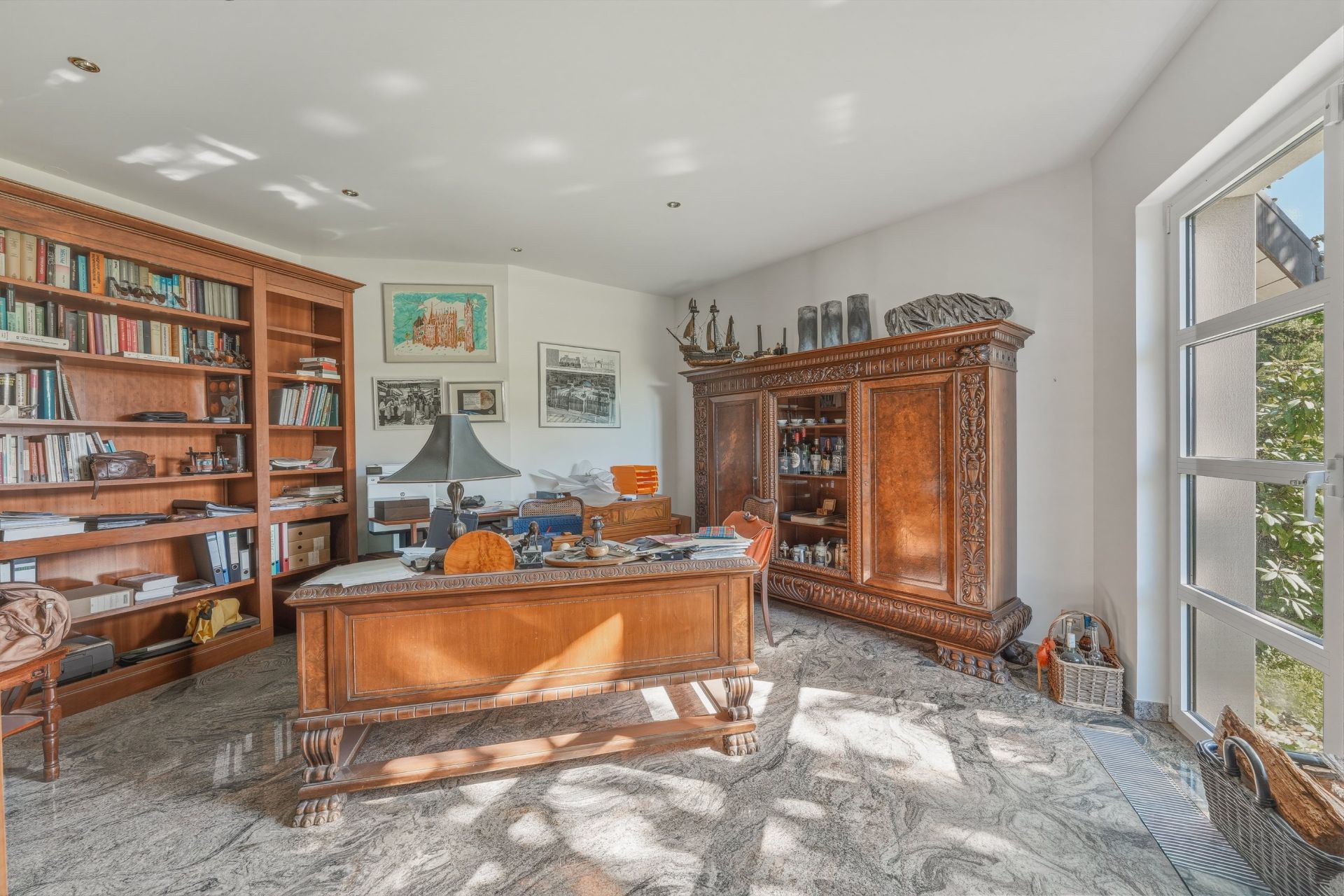 house 8 Rooms for sale on CHEVRY (01170)