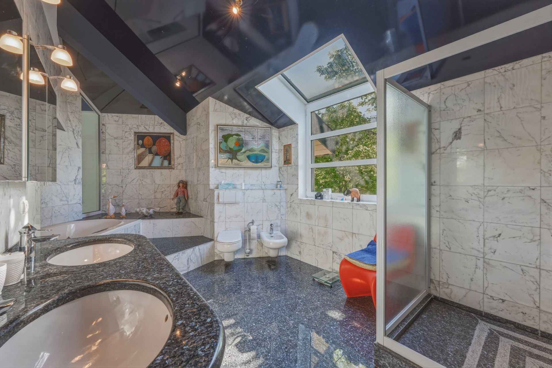 house 8 Rooms for sale on CHEVRY (01170)