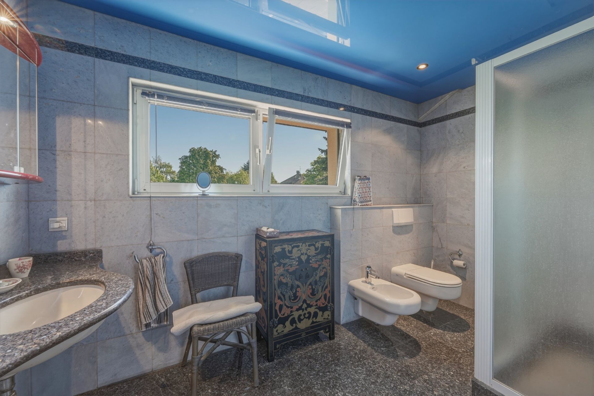 house 8 Rooms for sale on CHEVRY (01170)