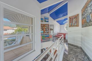house 8 Rooms for sale on CHEVRY (01170)