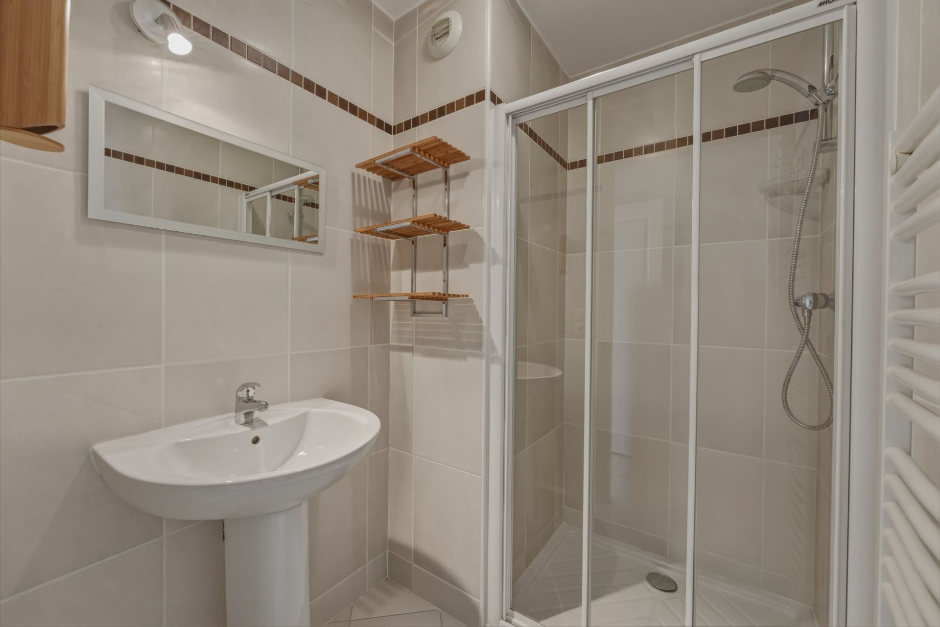 apartment 3 Rooms for sale on DIVONNE LES BAINS (01220)