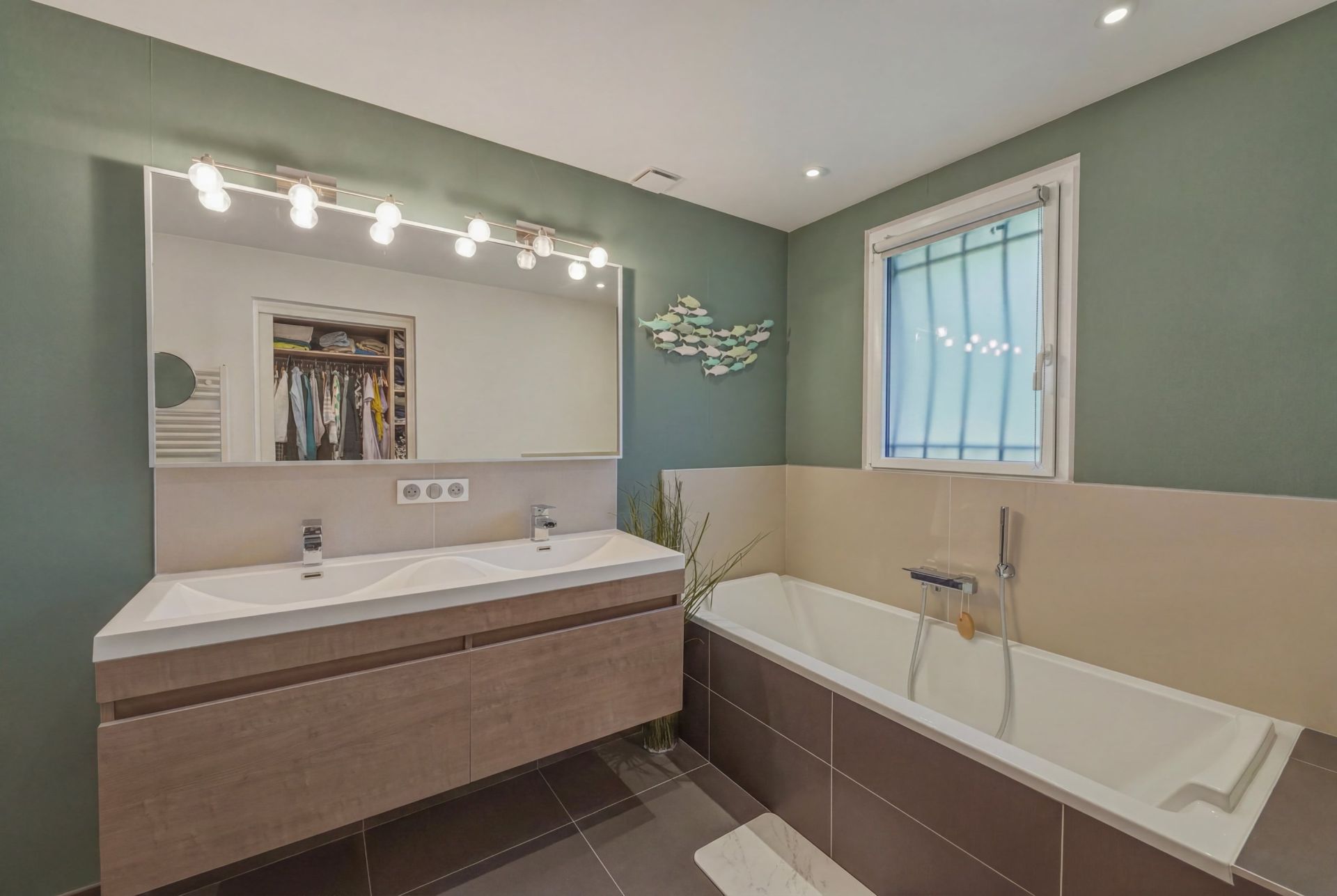 house 9 Rooms for sale on DIVONNE LES BAINS (01220)