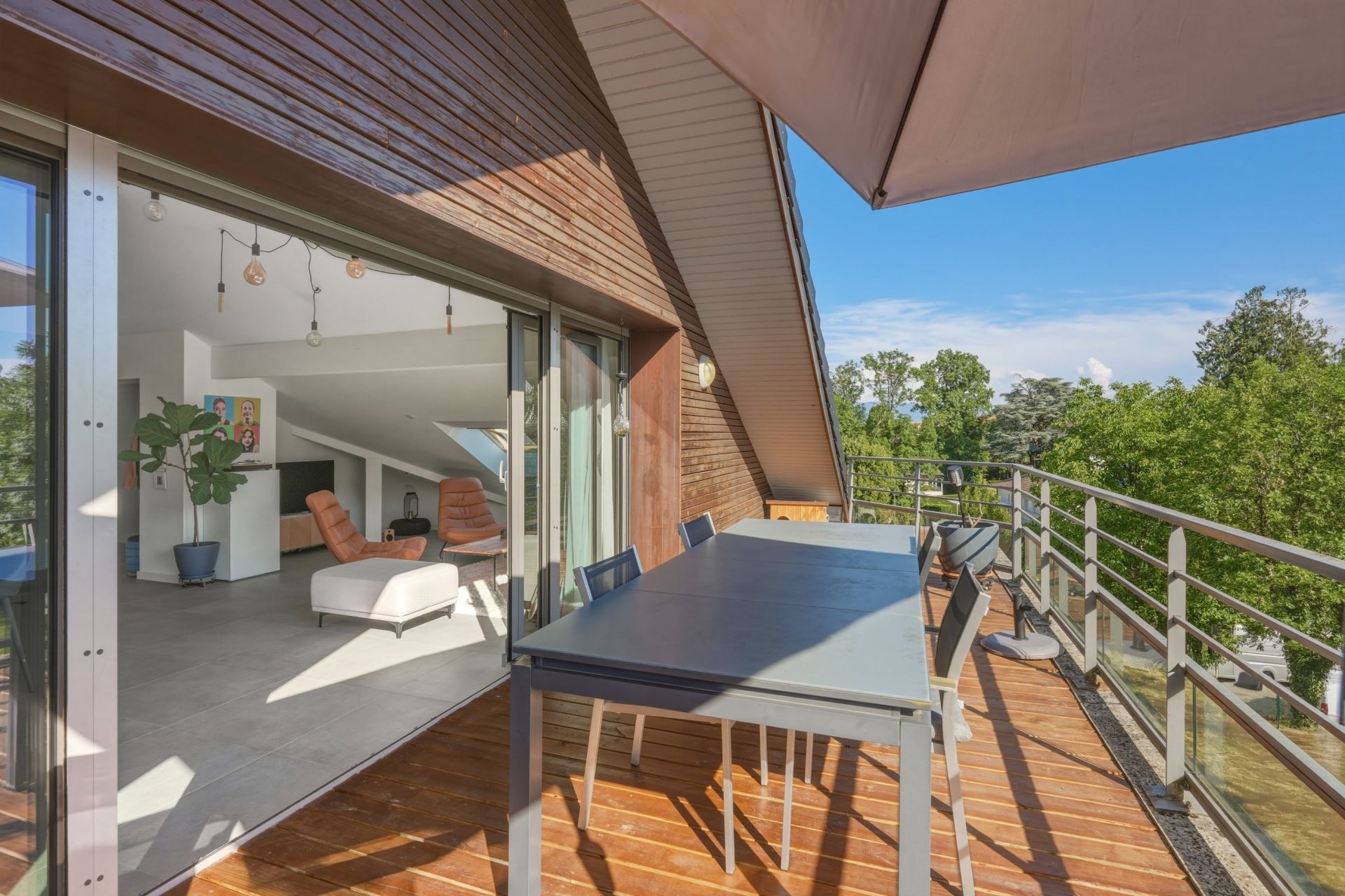 apartment 5 Rooms for sale on DIVONNE LES BAINS (01220)