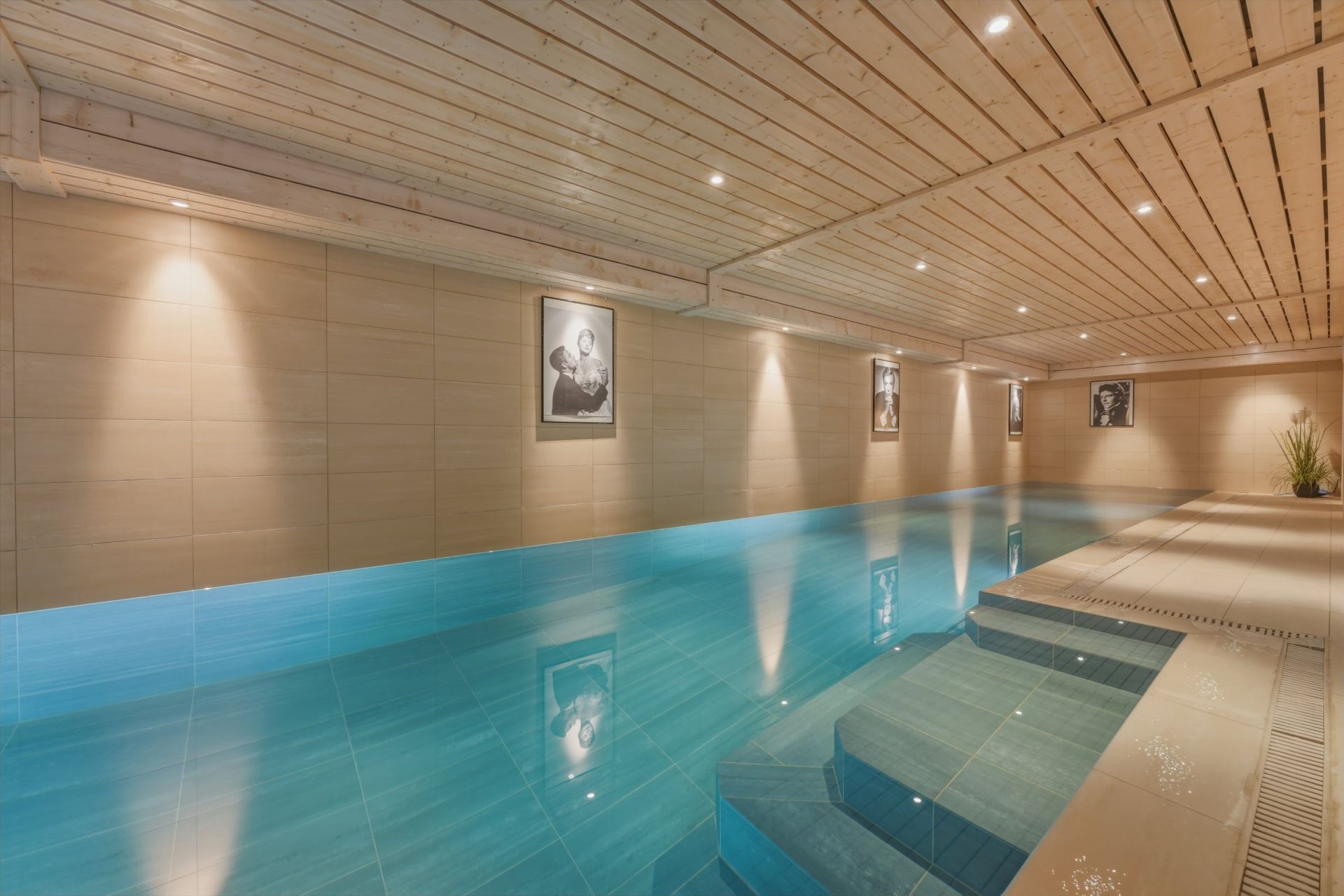 house 10 Rooms for sale on DIVONNE LES BAINS (01220)