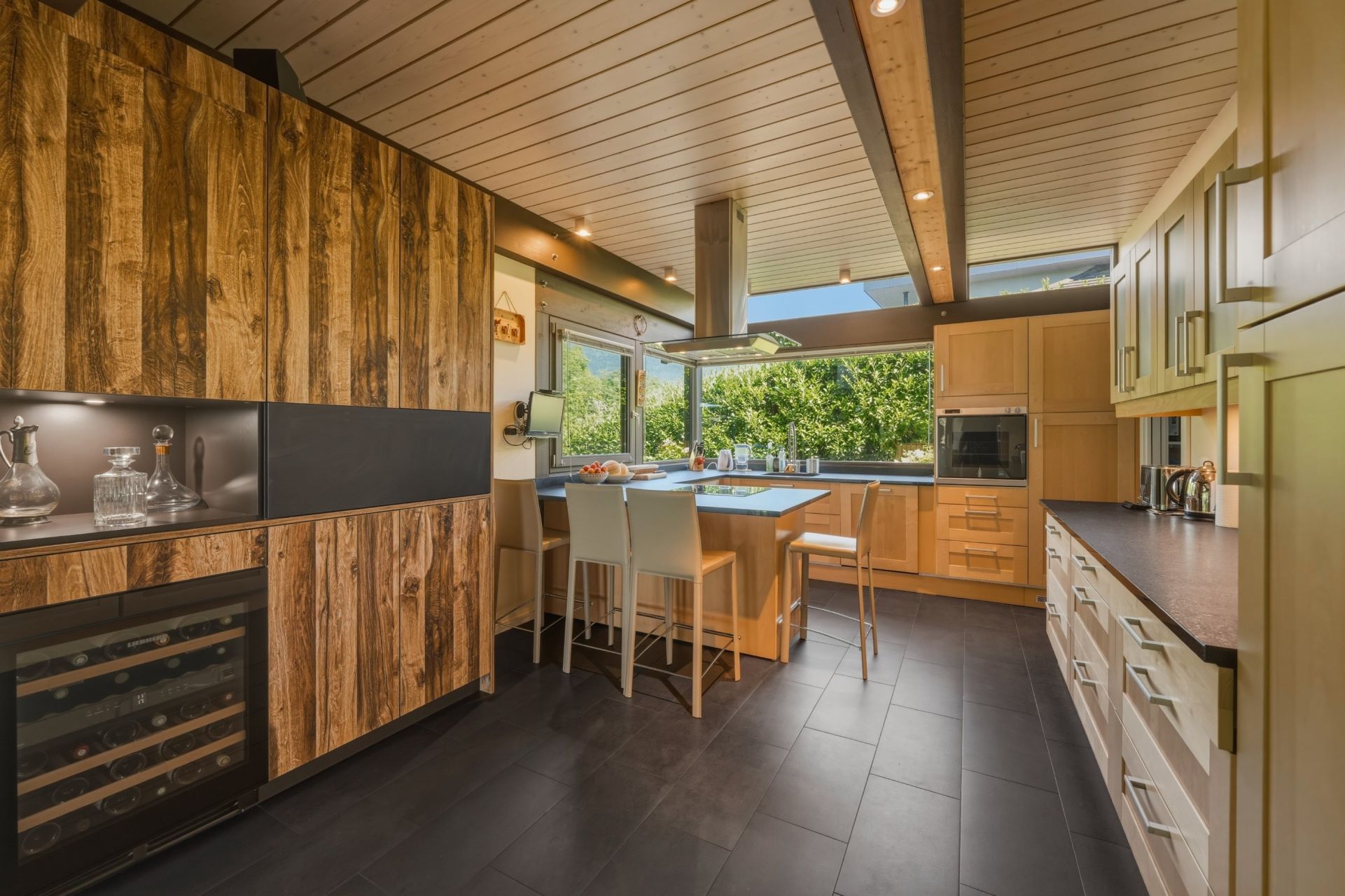 house 10 Rooms for sale on DIVONNE LES BAINS (01220)