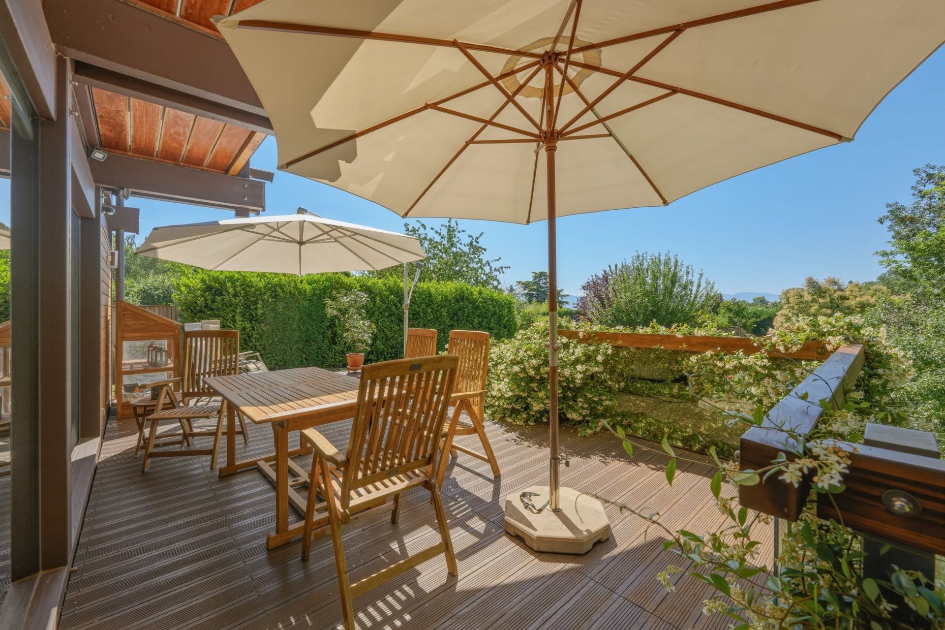house 10 Rooms for sale on DIVONNE LES BAINS (01220)