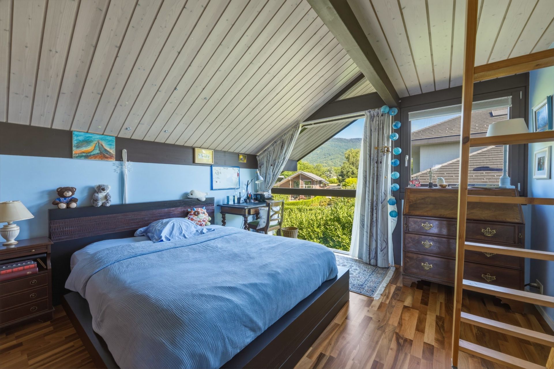 house 10 Rooms for sale on DIVONNE LES BAINS (01220)