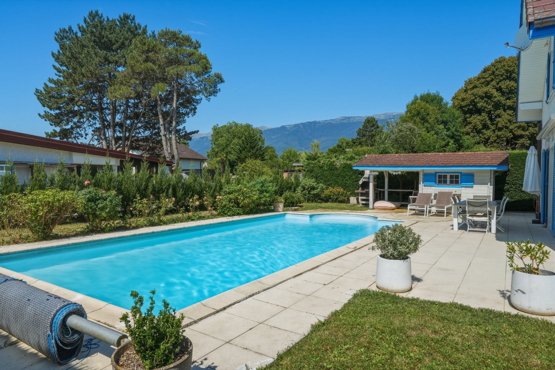 house 5 Rooms for sale on ST GENIS POUILLY (01630)