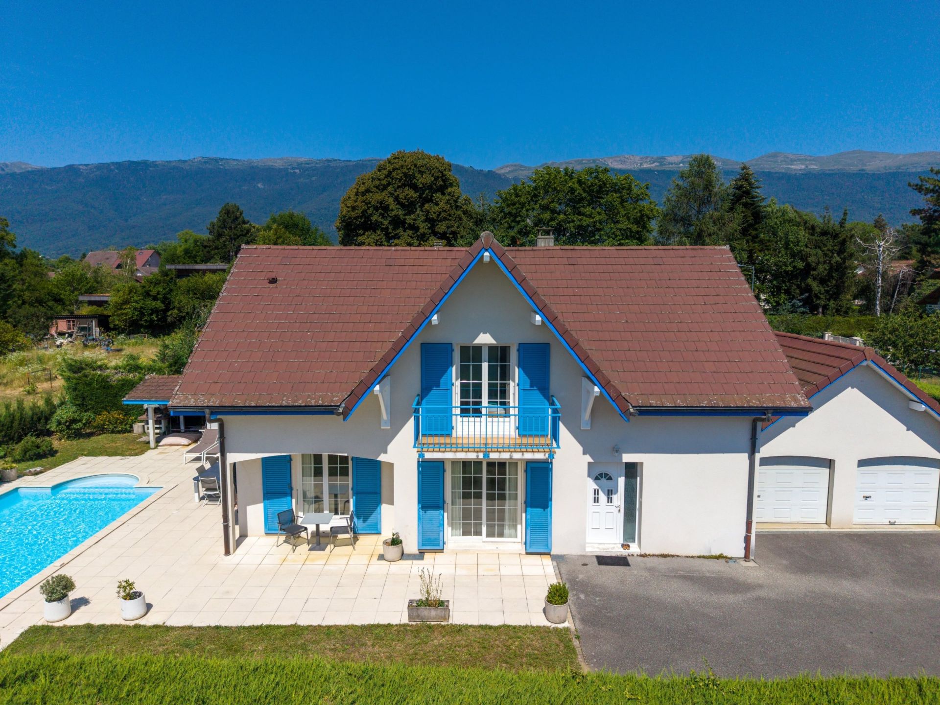 house 5 Rooms for sale on ST GENIS POUILLY (01630)