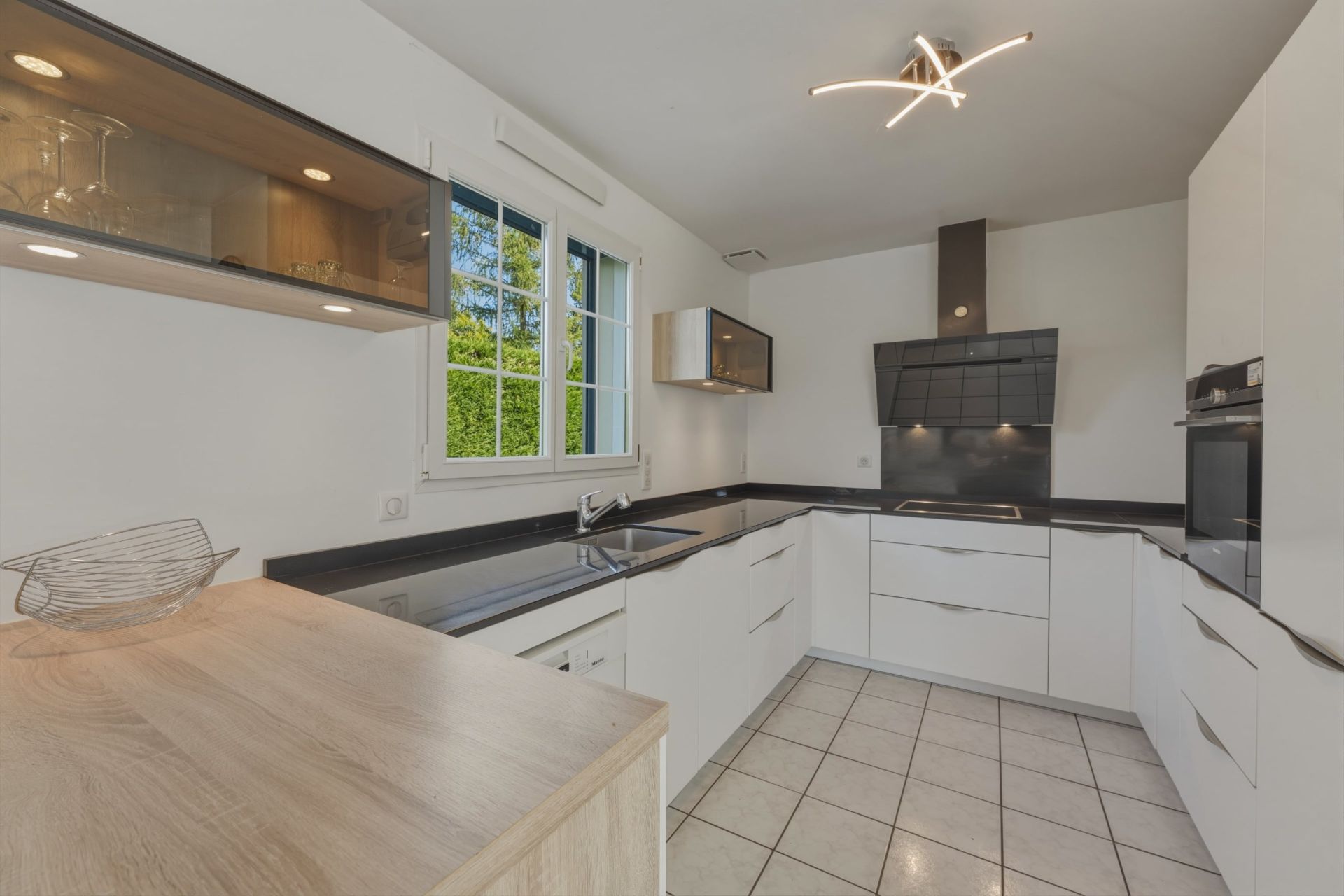 house 5 Rooms for sale on ST GENIS POUILLY (01630)