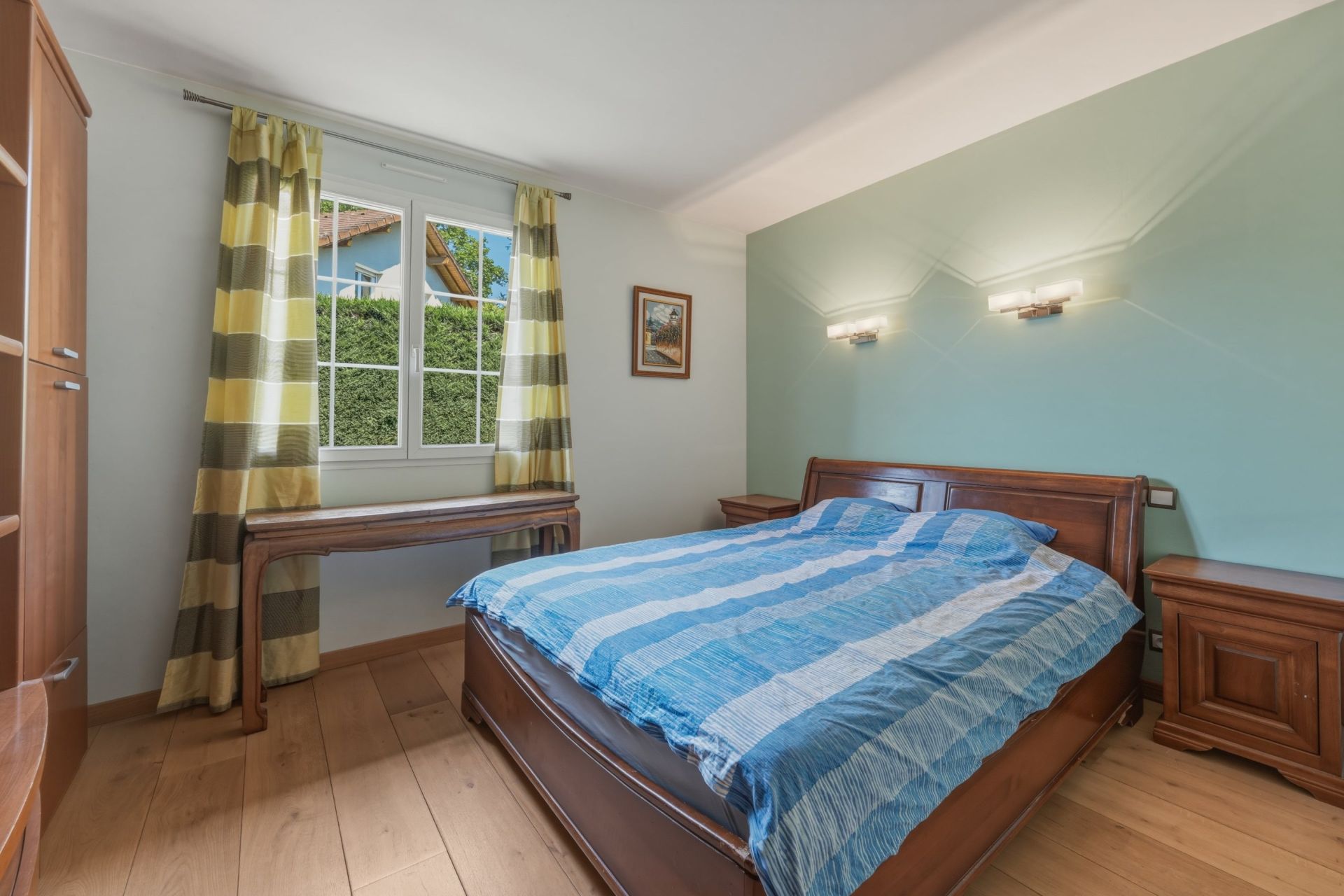 house 5 Rooms for sale on ST GENIS POUILLY (01630)