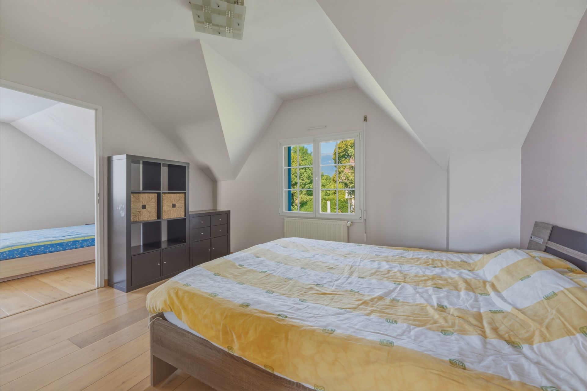 house 5 Rooms for sale on ST GENIS POUILLY (01630)