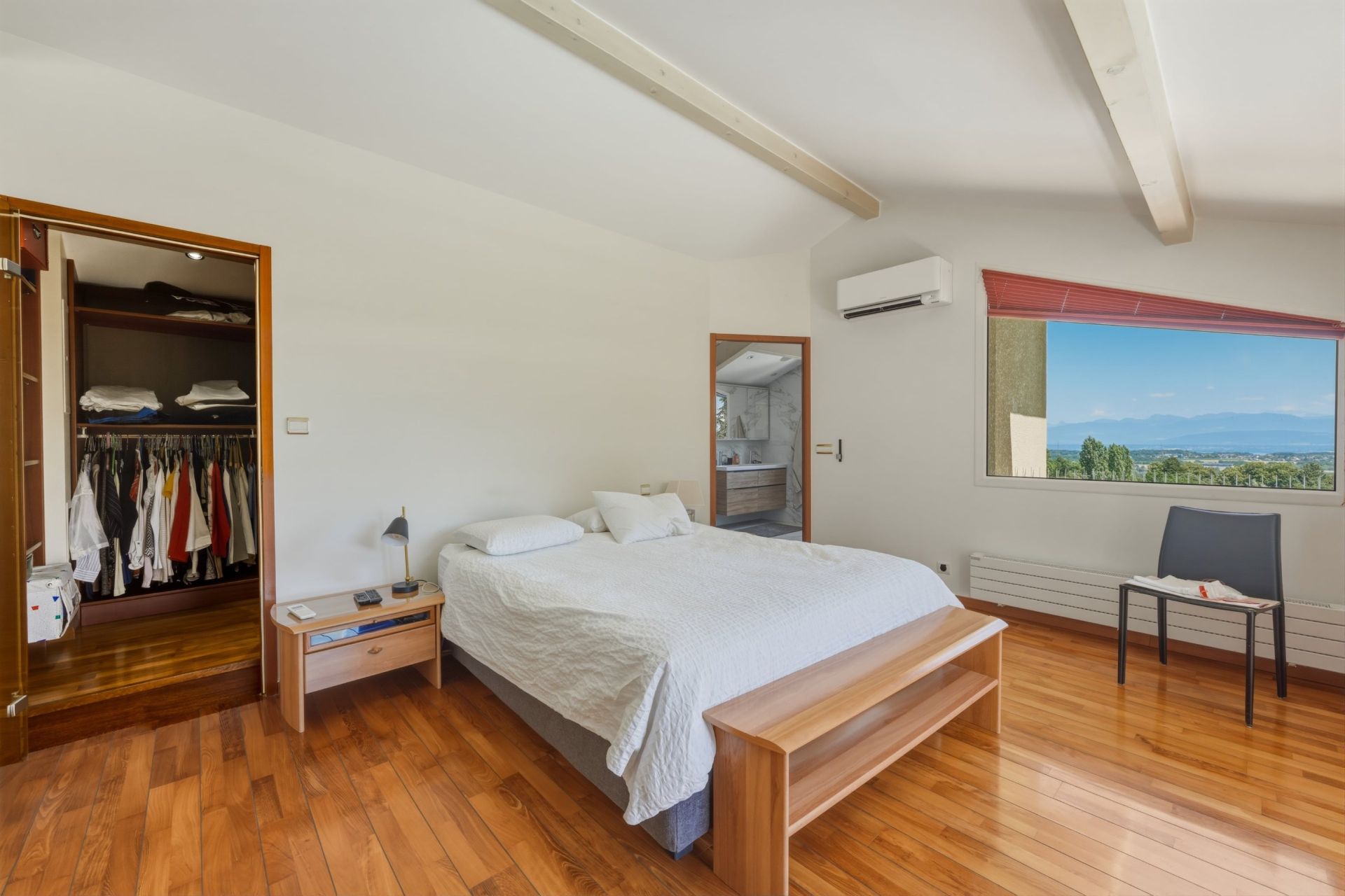 house 9 Rooms for sale on DIVONNE LES BAINS (01220)