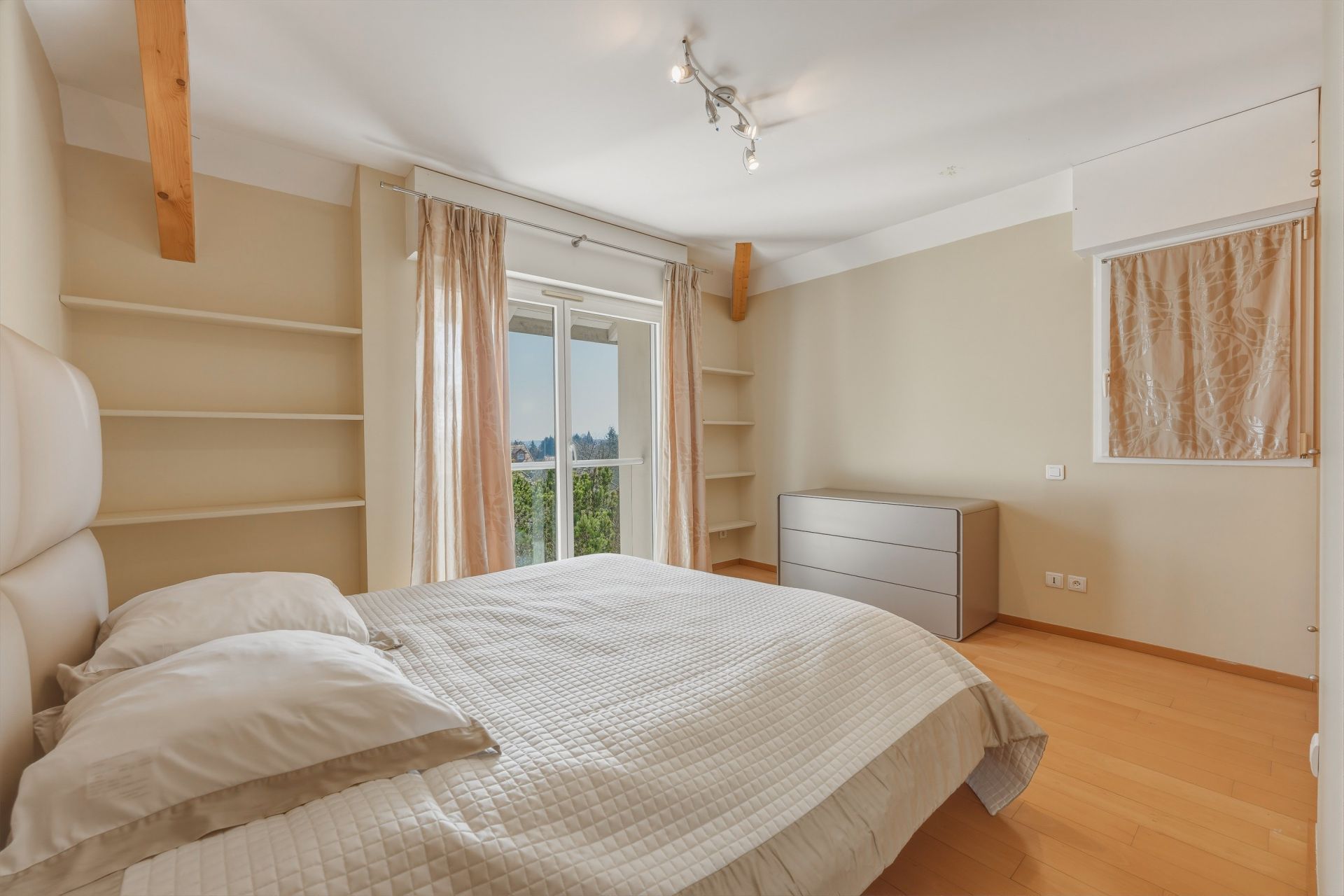 maison 12 Pièces en vente sur DIVONNE LES BAINS (01220)