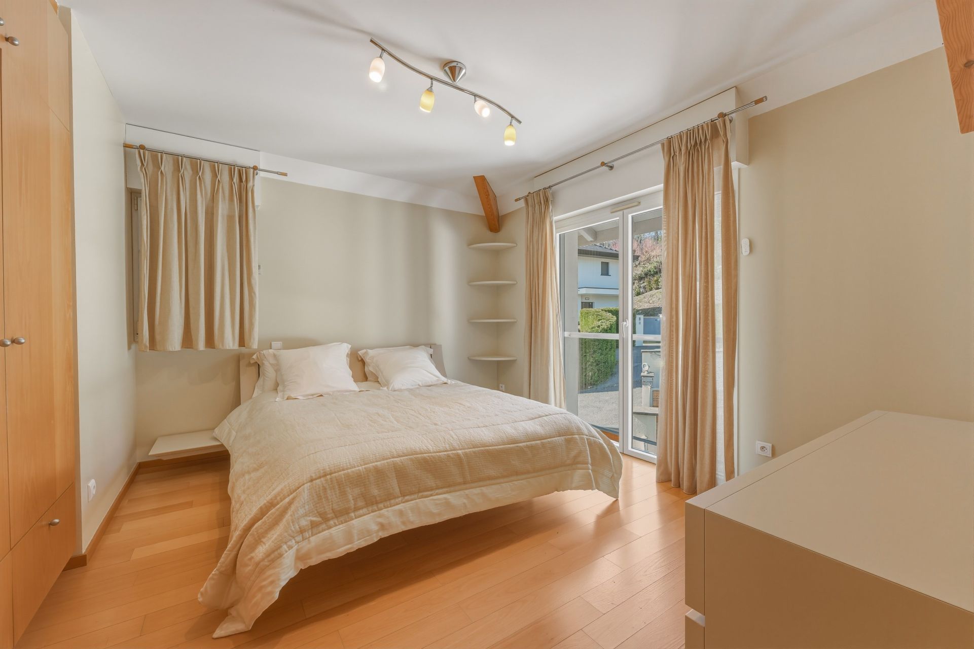 maison 12 Pièces en vente sur DIVONNE LES BAINS (01220)