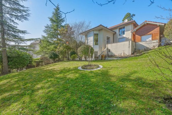 Sale House Divonne-les-Bains 12&nbsp;Rooms 517.55&nbsp;m²