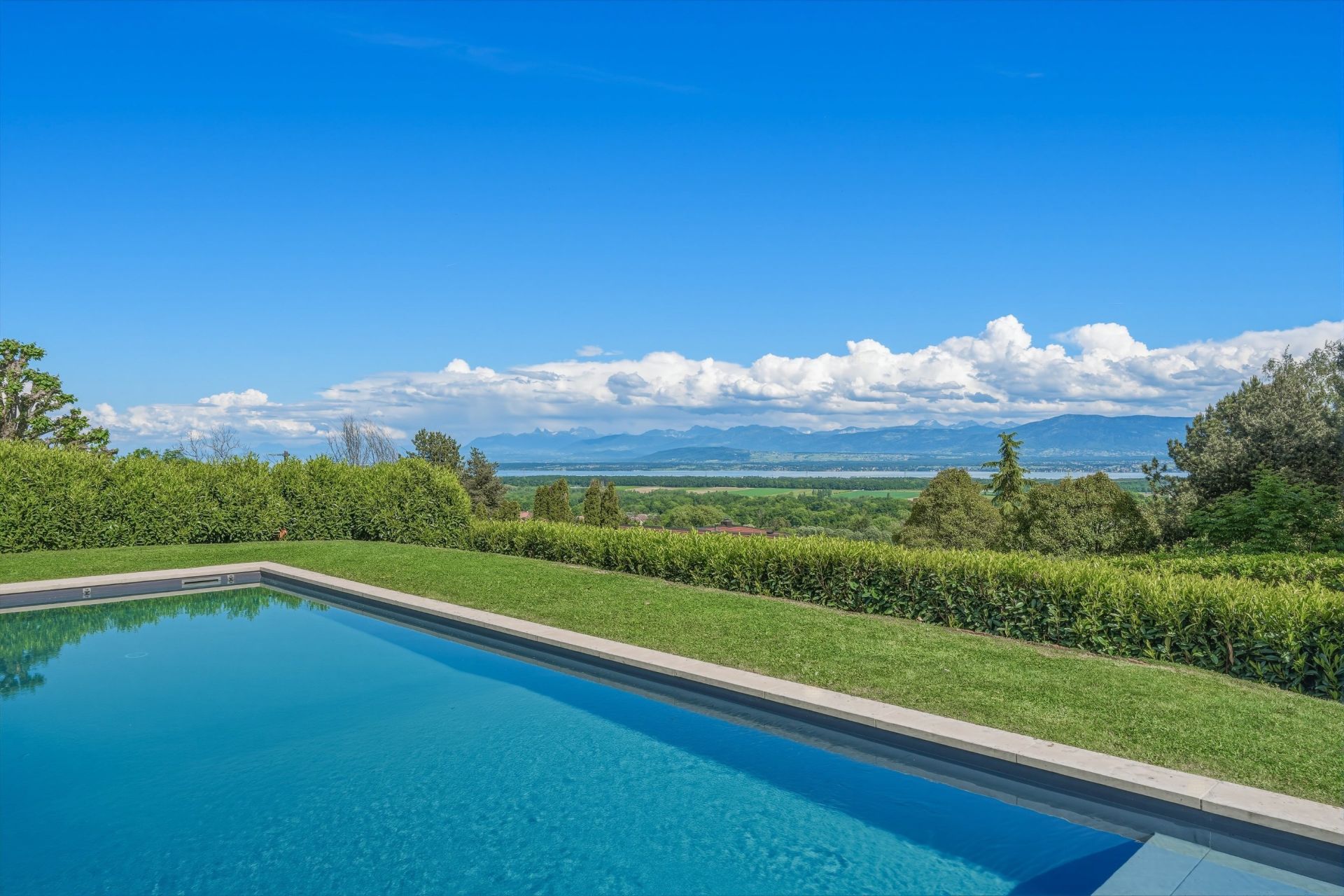 maison 8 Pièces en vente sur GRILLY (01220)