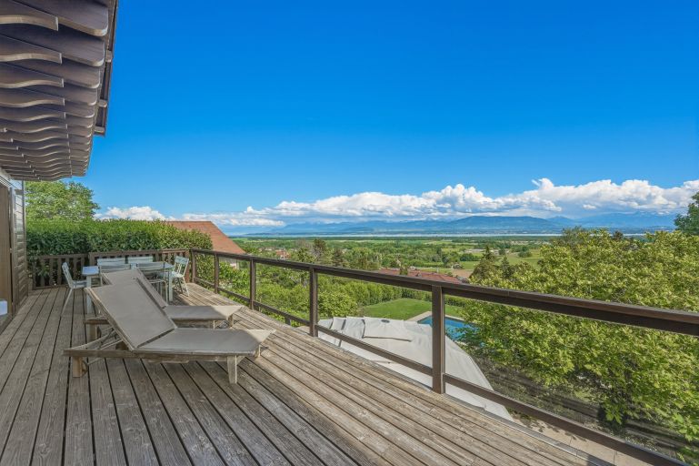 maison 8 Pièces en vente sur GRILLY (01220)