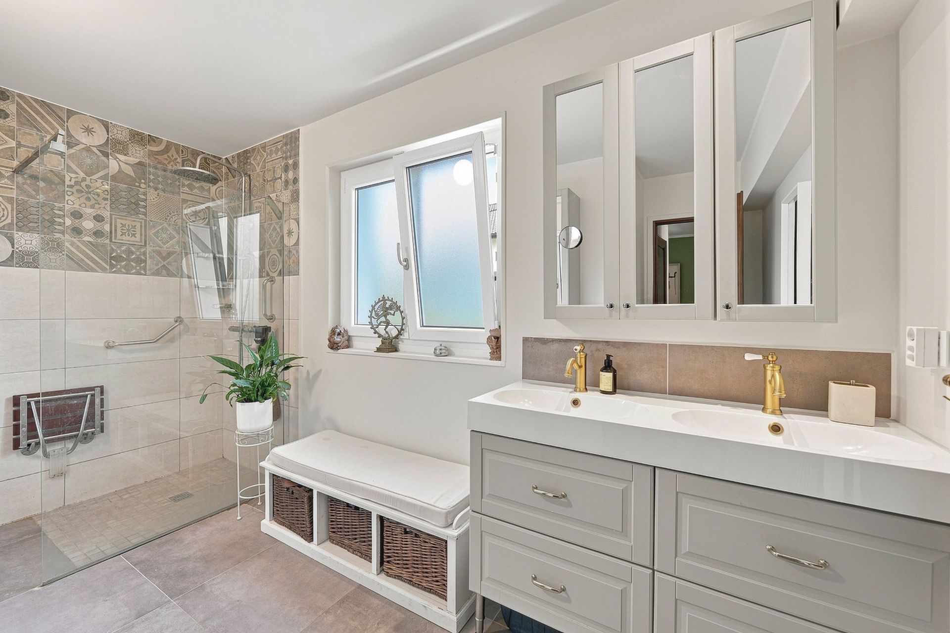 maison 8 Pièces en vente sur DIVONNE LES BAINS (01220)