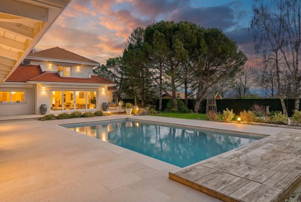Vente Maison Divonne-les-Bains 9&nbsp;Pièces 364&nbsp;m²