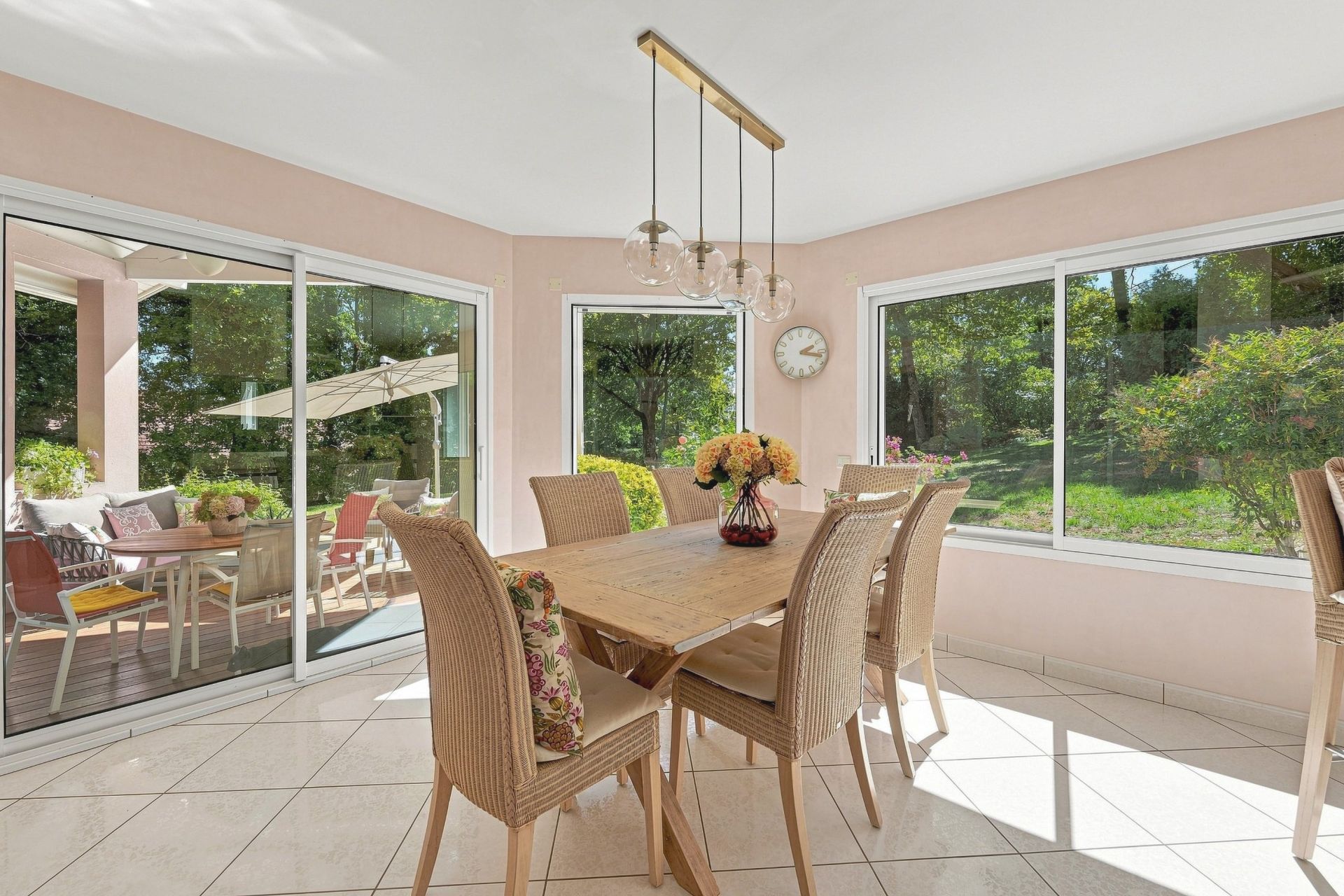 house 5 Rooms for sale on ECHENEVEX (01170)