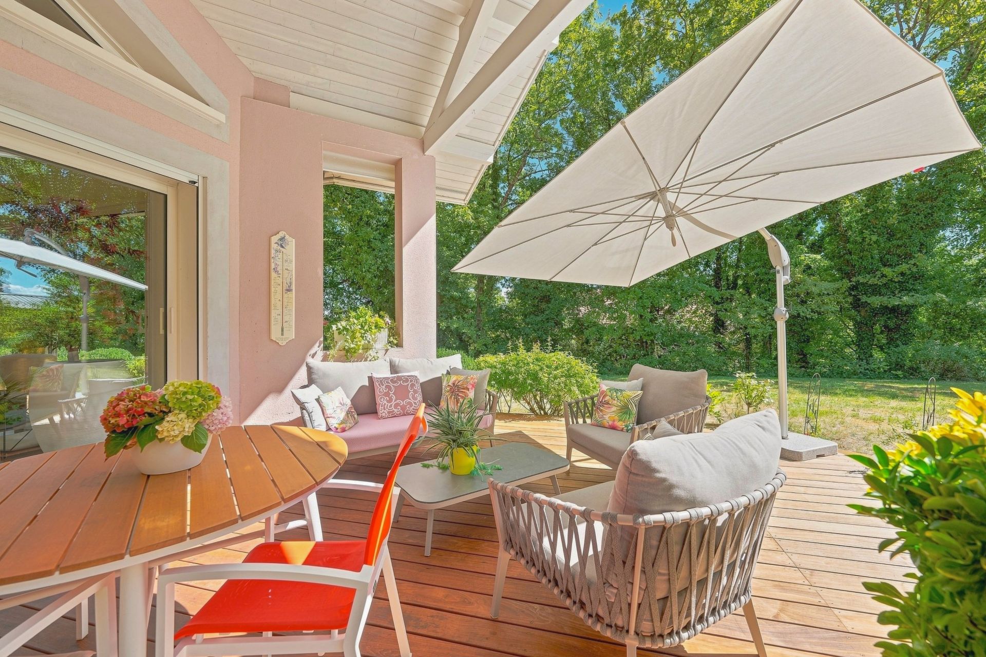 house 5 Rooms for sale on ECHENEVEX (01170)