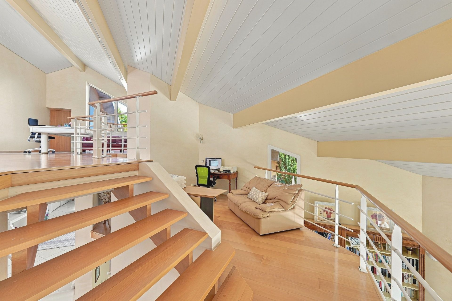 house 5 Rooms for sale on ECHENEVEX (01170)