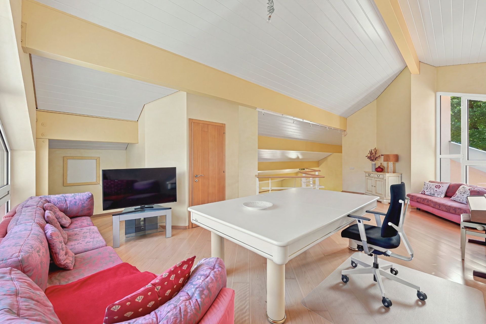 house 5 Rooms for sale on ECHENEVEX (01170)