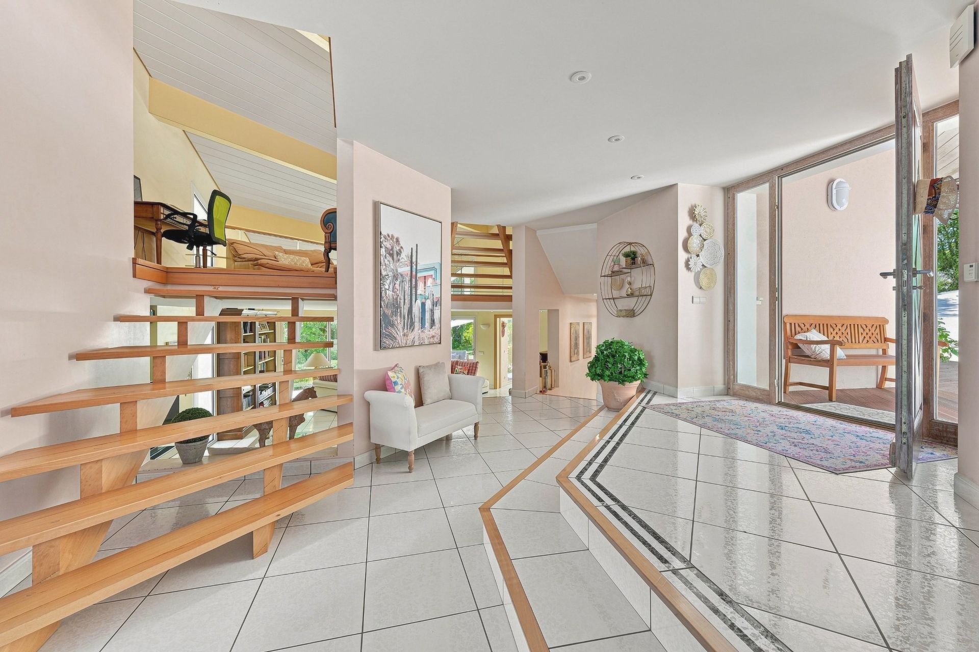 house 5 Rooms for sale on ECHENEVEX (01170)