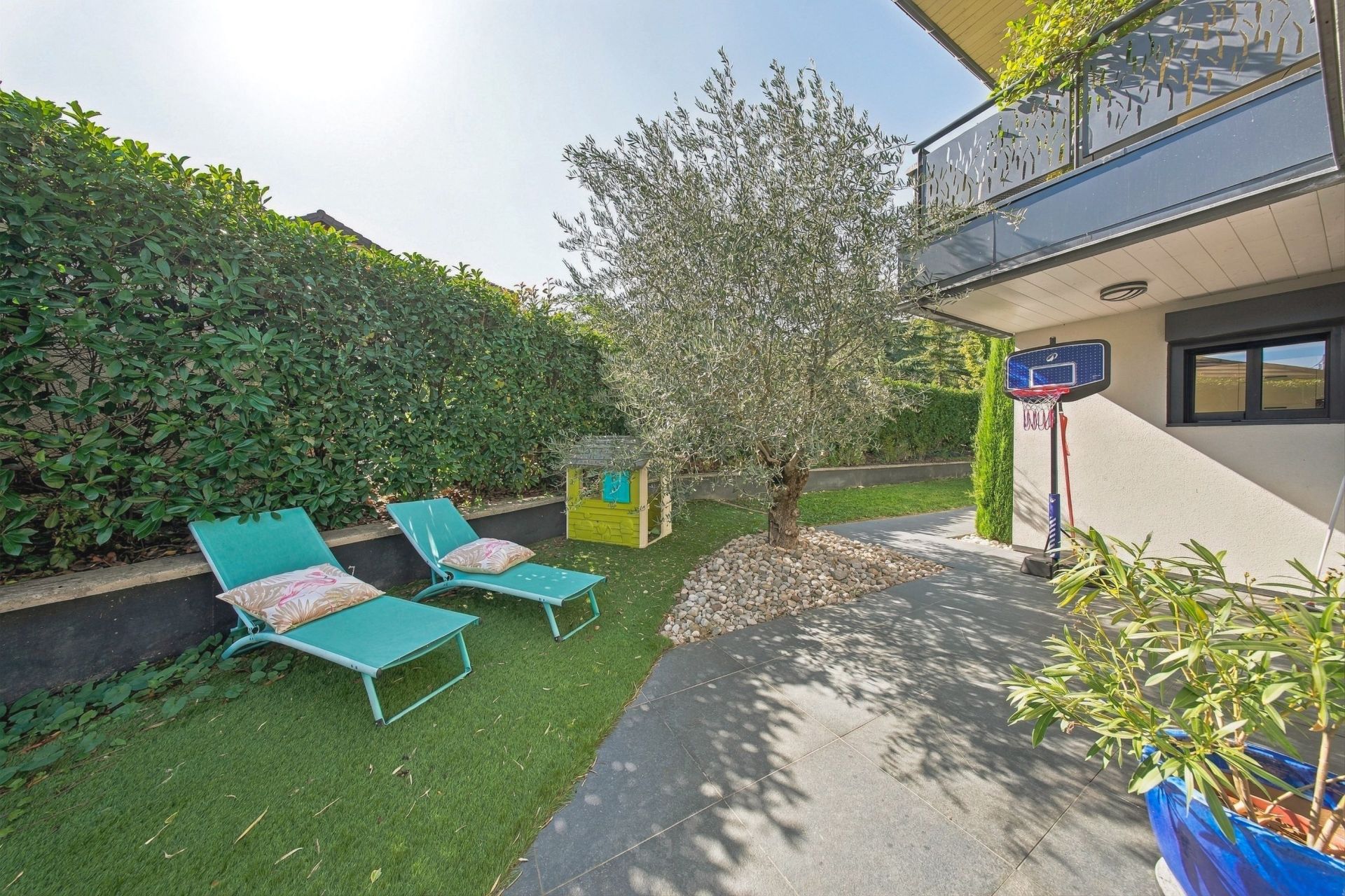 apartment 5 Rooms for sale on DIVONNE LES BAINS (01220)