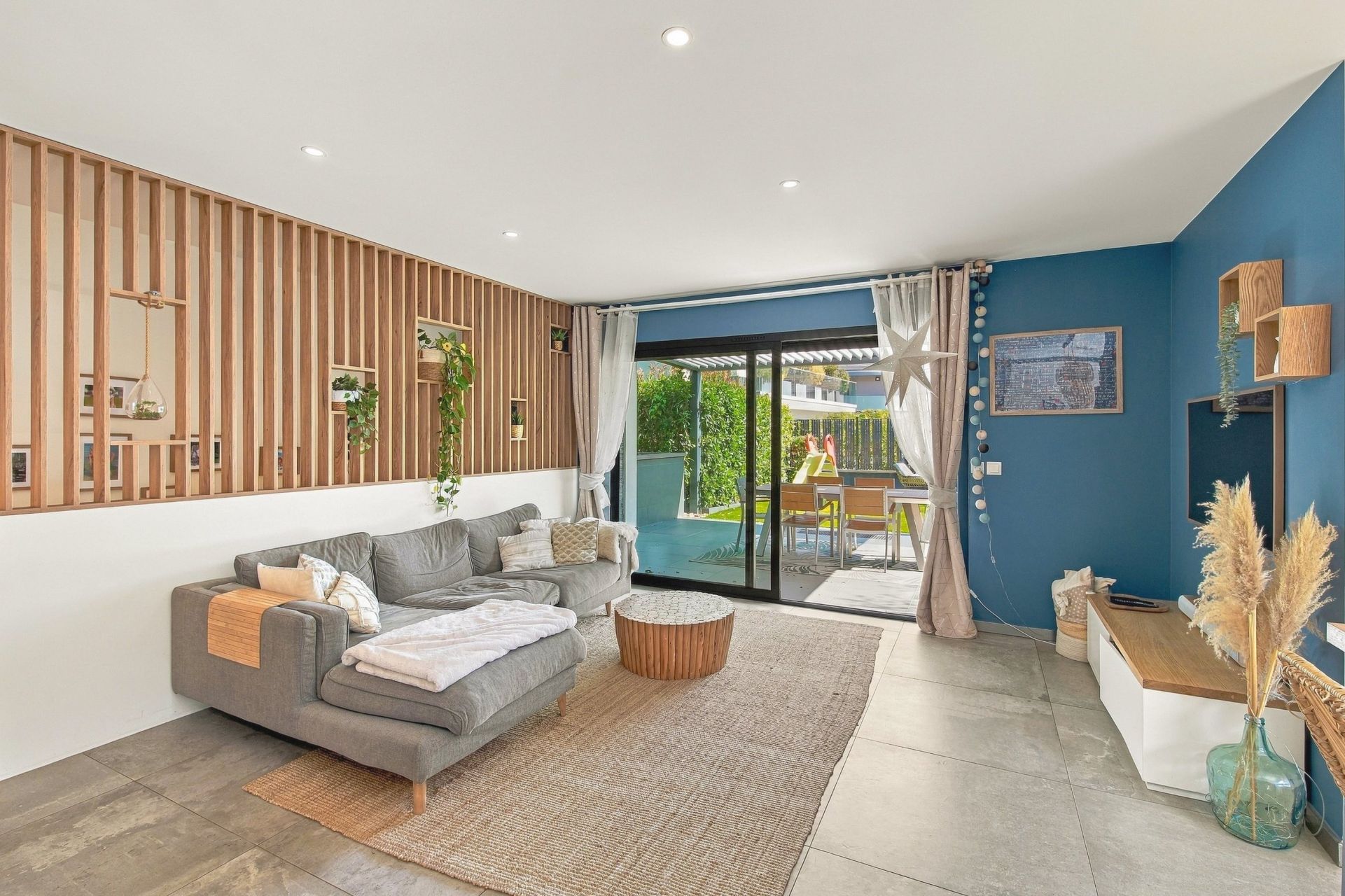 apartment 5 Rooms for sale on DIVONNE LES BAINS (01220)