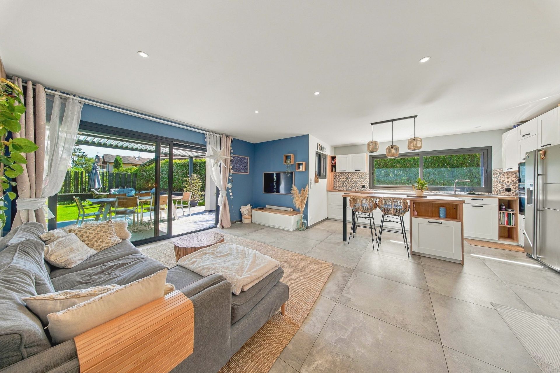 apartment 5 Rooms for sale on DIVONNE LES BAINS (01220)