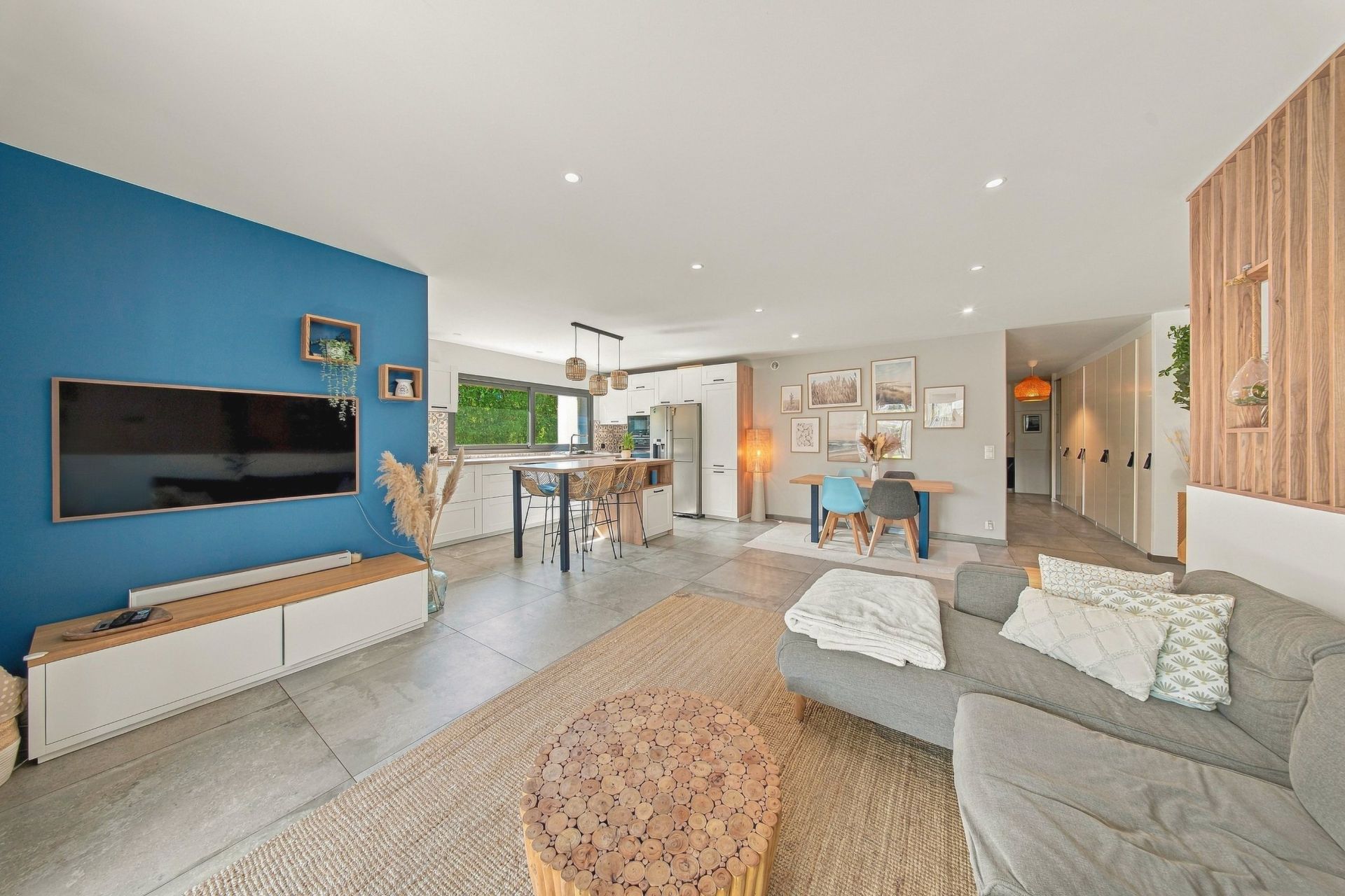 apartment 5 Rooms for sale on DIVONNE LES BAINS (01220)