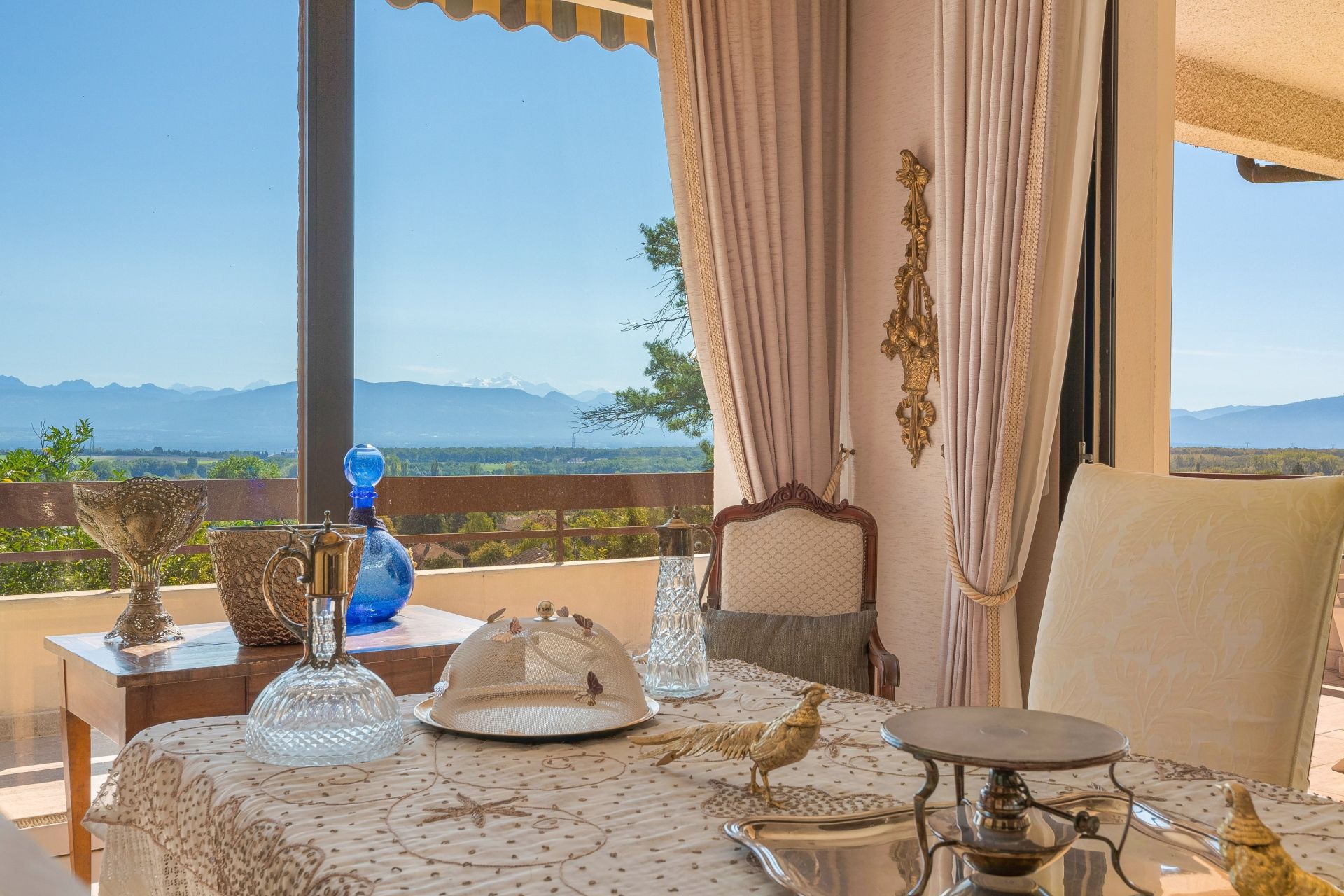 house 9 Rooms for sale on DIVONNE LES BAINS (01220)