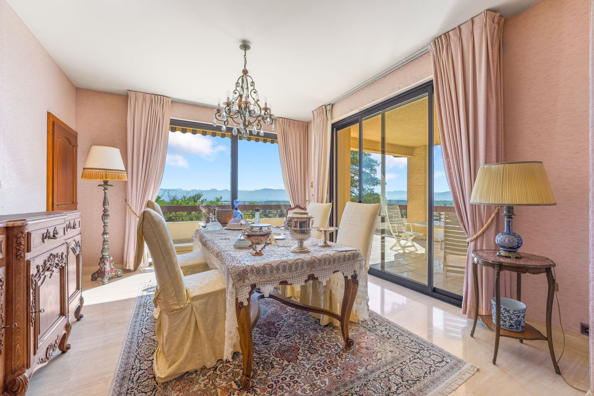 house 9 Rooms for sale on DIVONNE LES BAINS (01220)