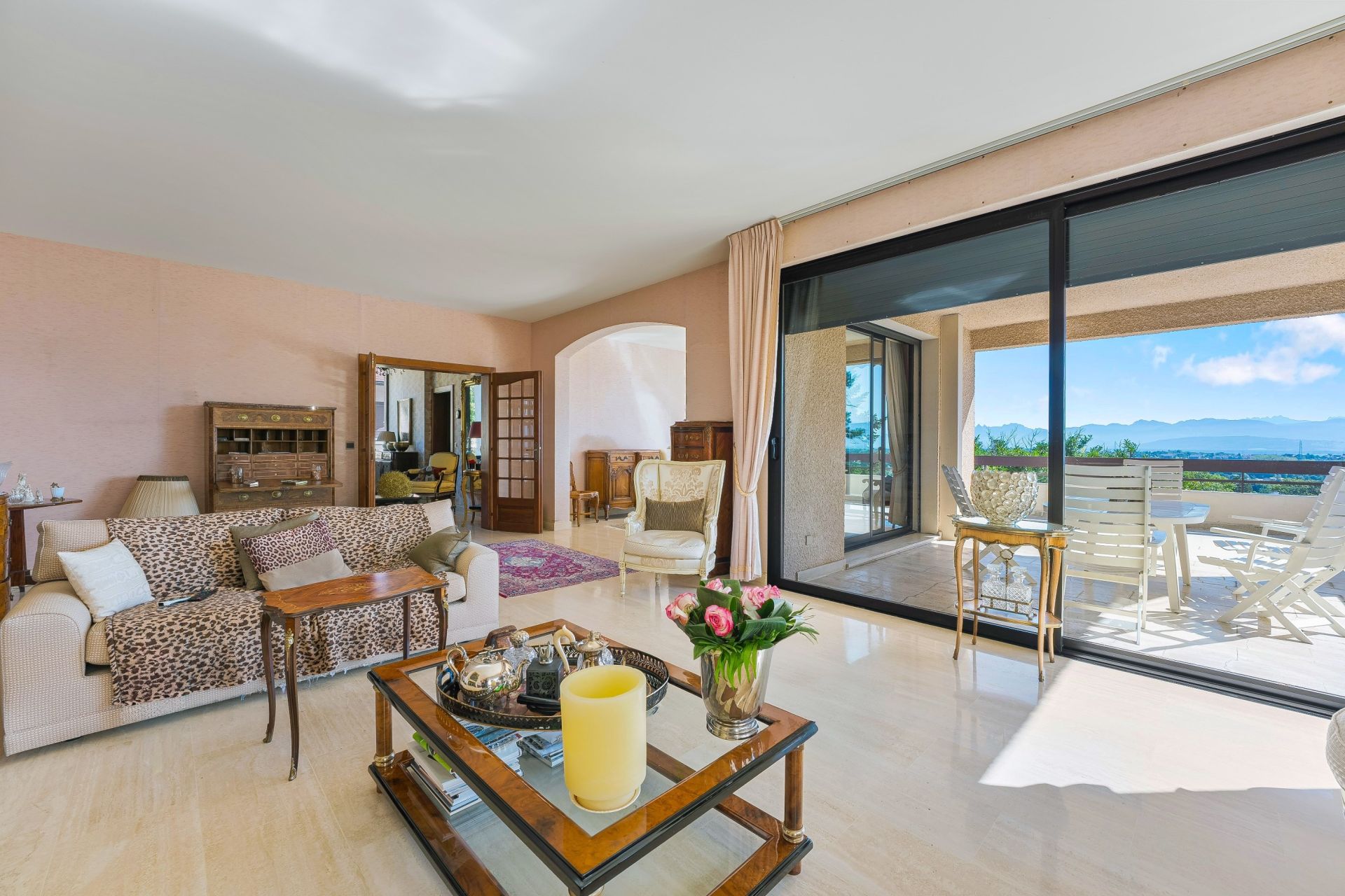 house 9 Rooms for sale on DIVONNE LES BAINS (01220)