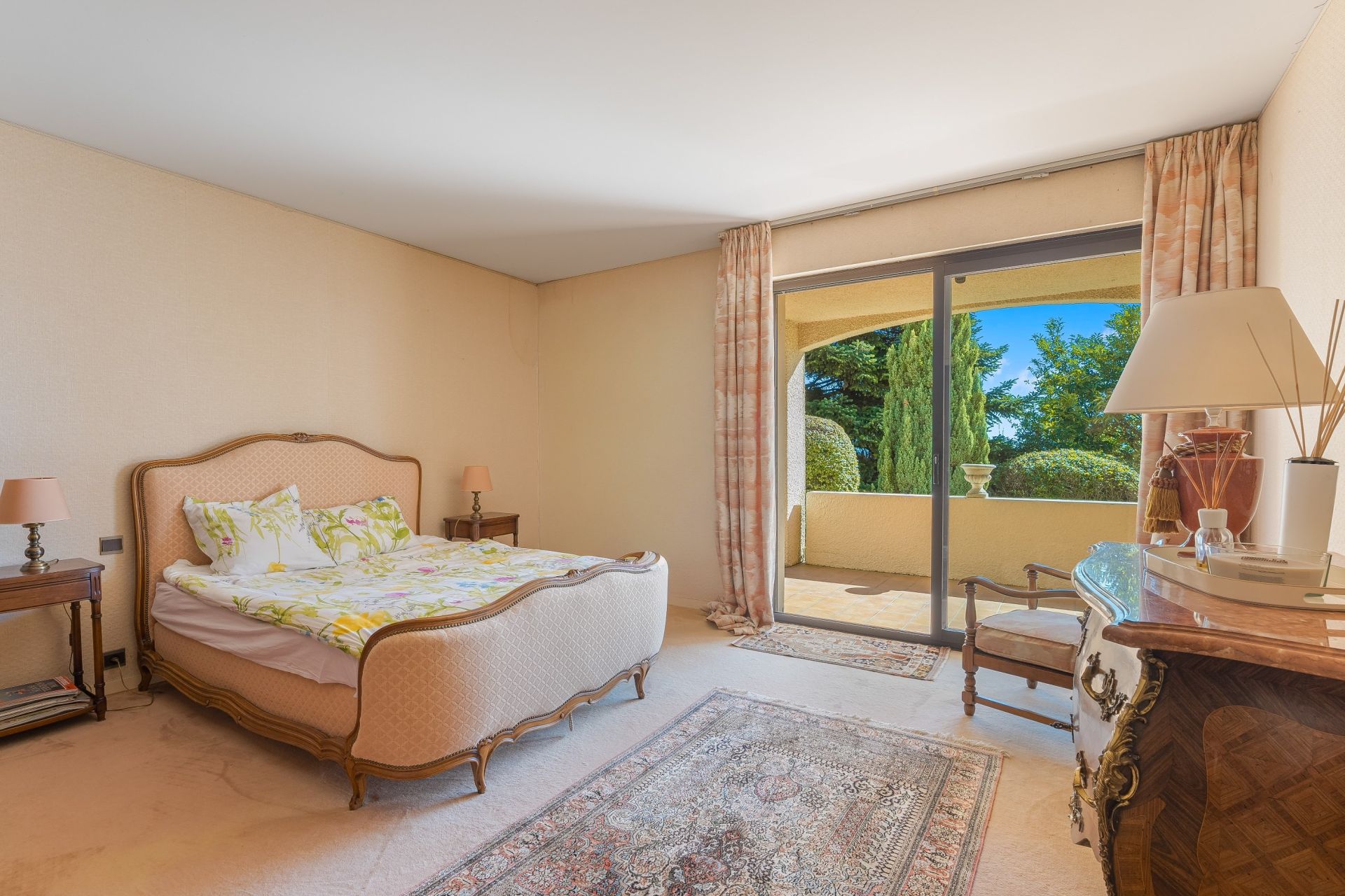 house 9 Rooms for sale on DIVONNE LES BAINS (01220)
