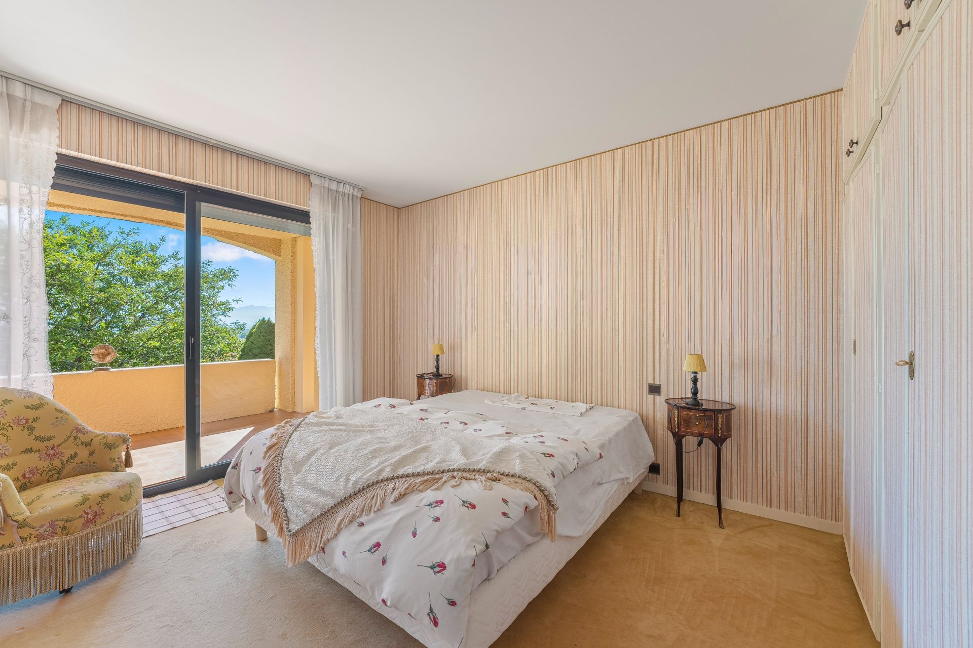 house 9 Rooms for sale on DIVONNE LES BAINS (01220)