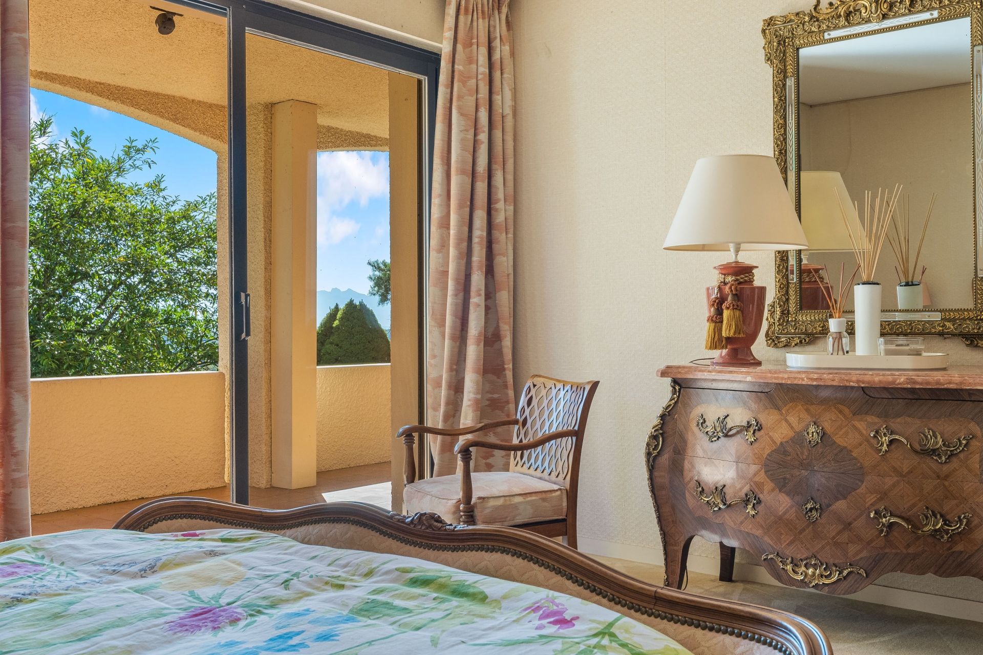 house 9 Rooms for sale on DIVONNE LES BAINS (01220)
