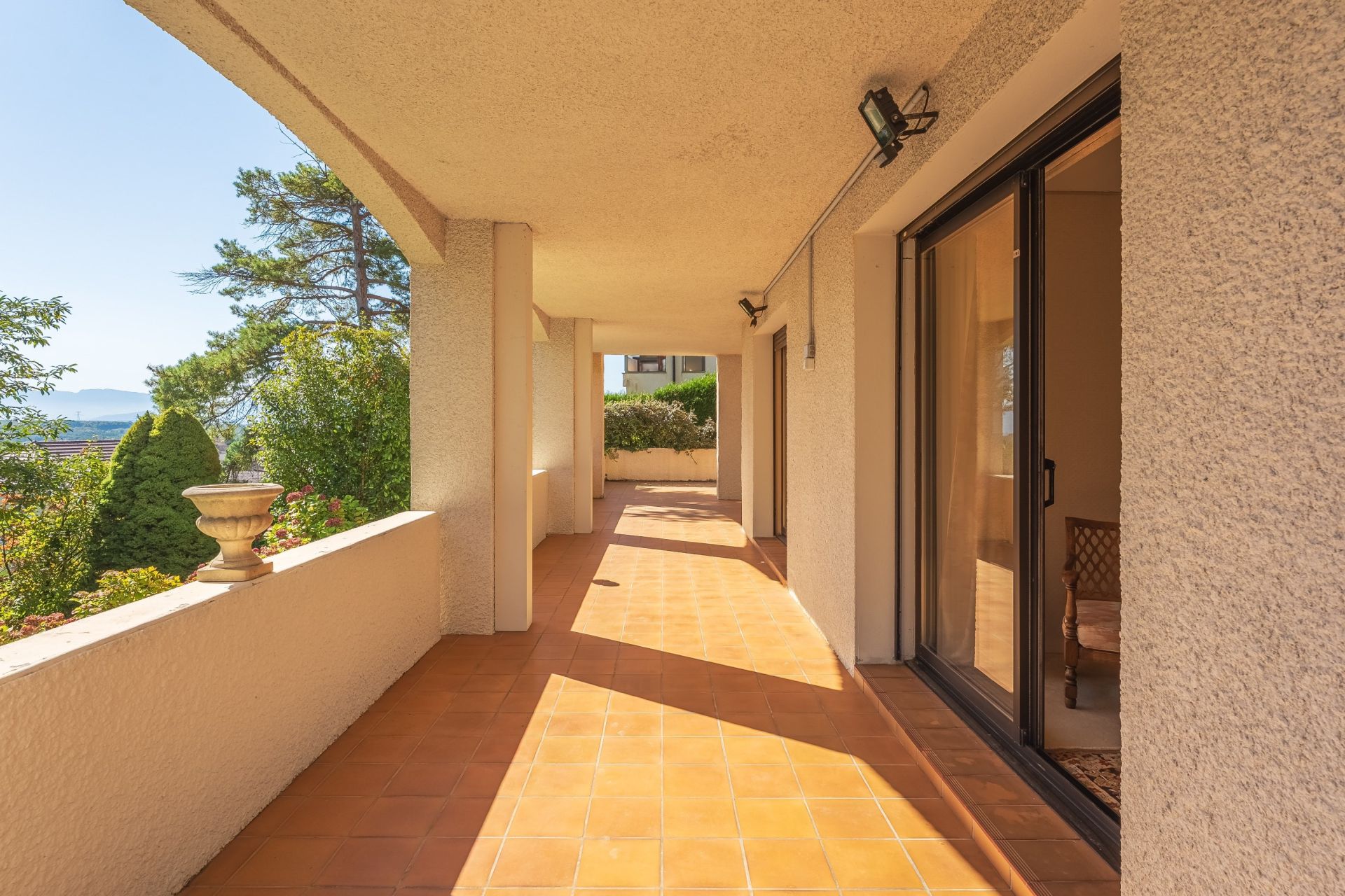 house 9 Rooms for sale on DIVONNE LES BAINS (01220)