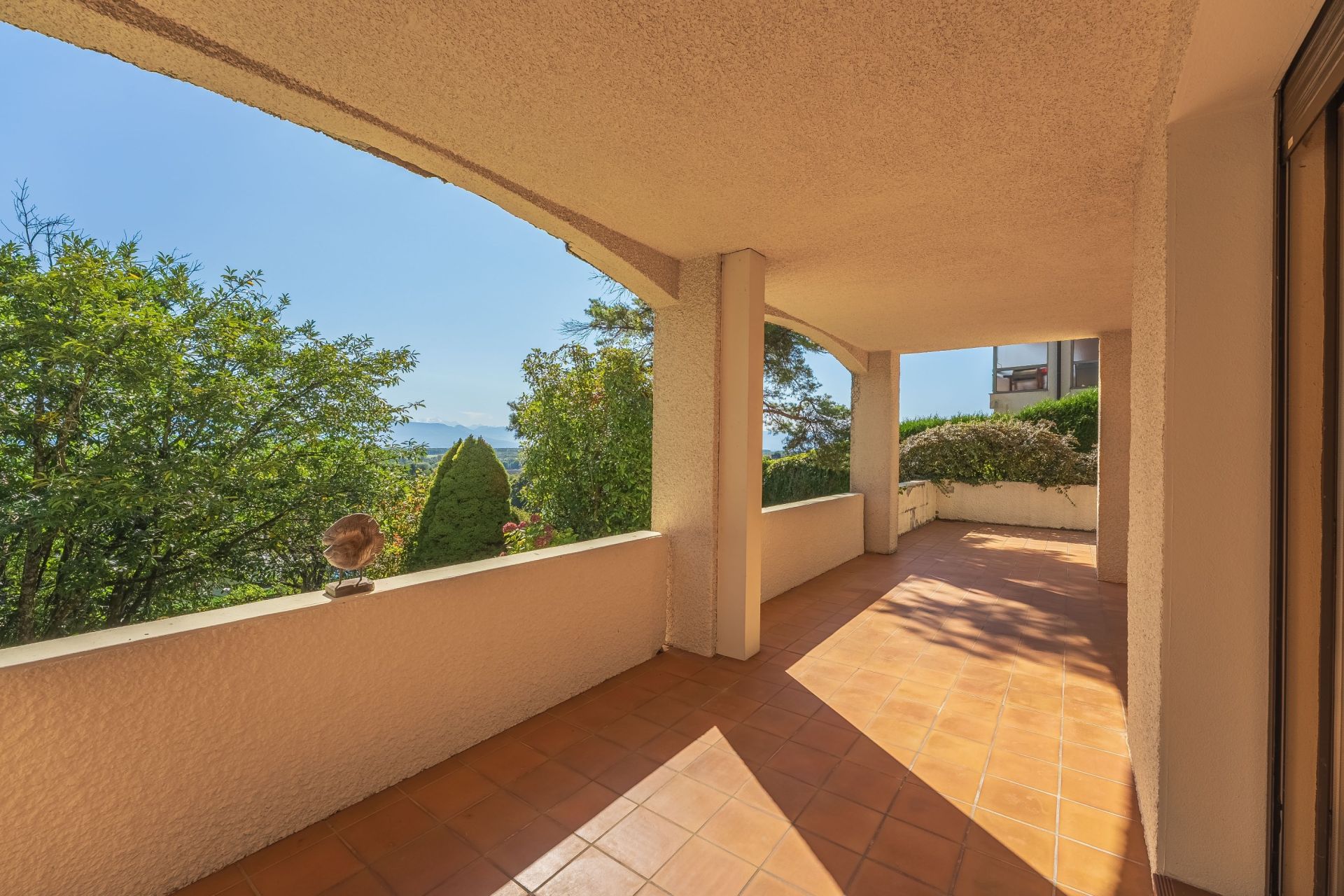 house 9 Rooms for sale on DIVONNE LES BAINS (01220)