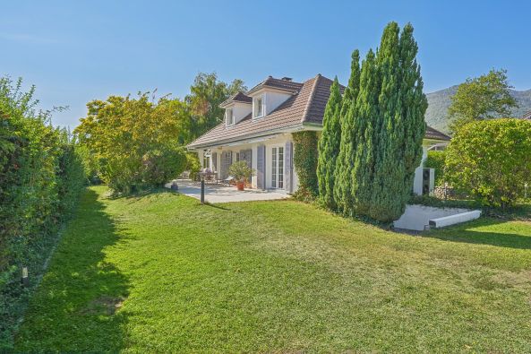 Vente Maison Divonne-les-Bains 8&nbsp;Pièces 192&nbsp;m²