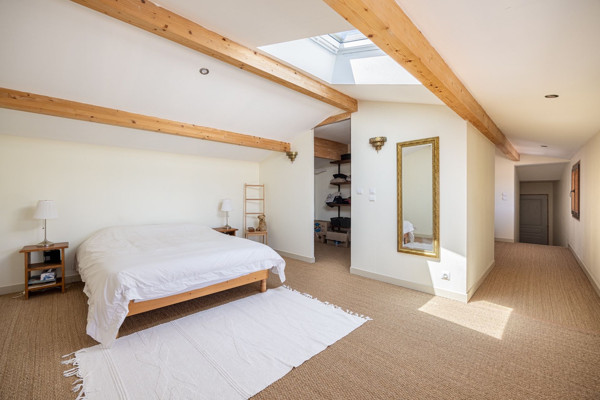 house 19 Rooms for sale on ST AMOUR BELLEVUE (71570)