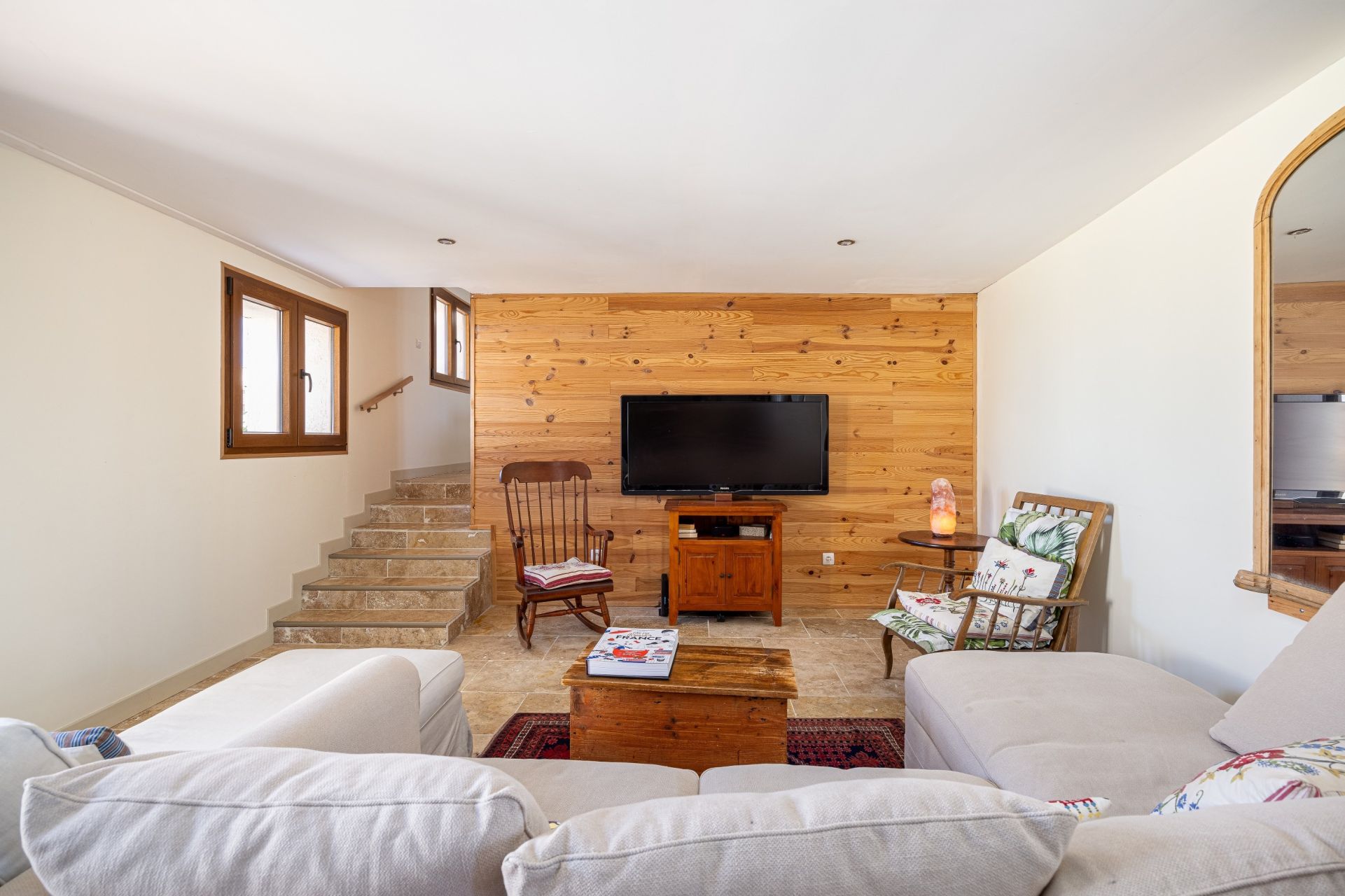 house 19 Rooms for sale on ST AMOUR BELLEVUE (71570)