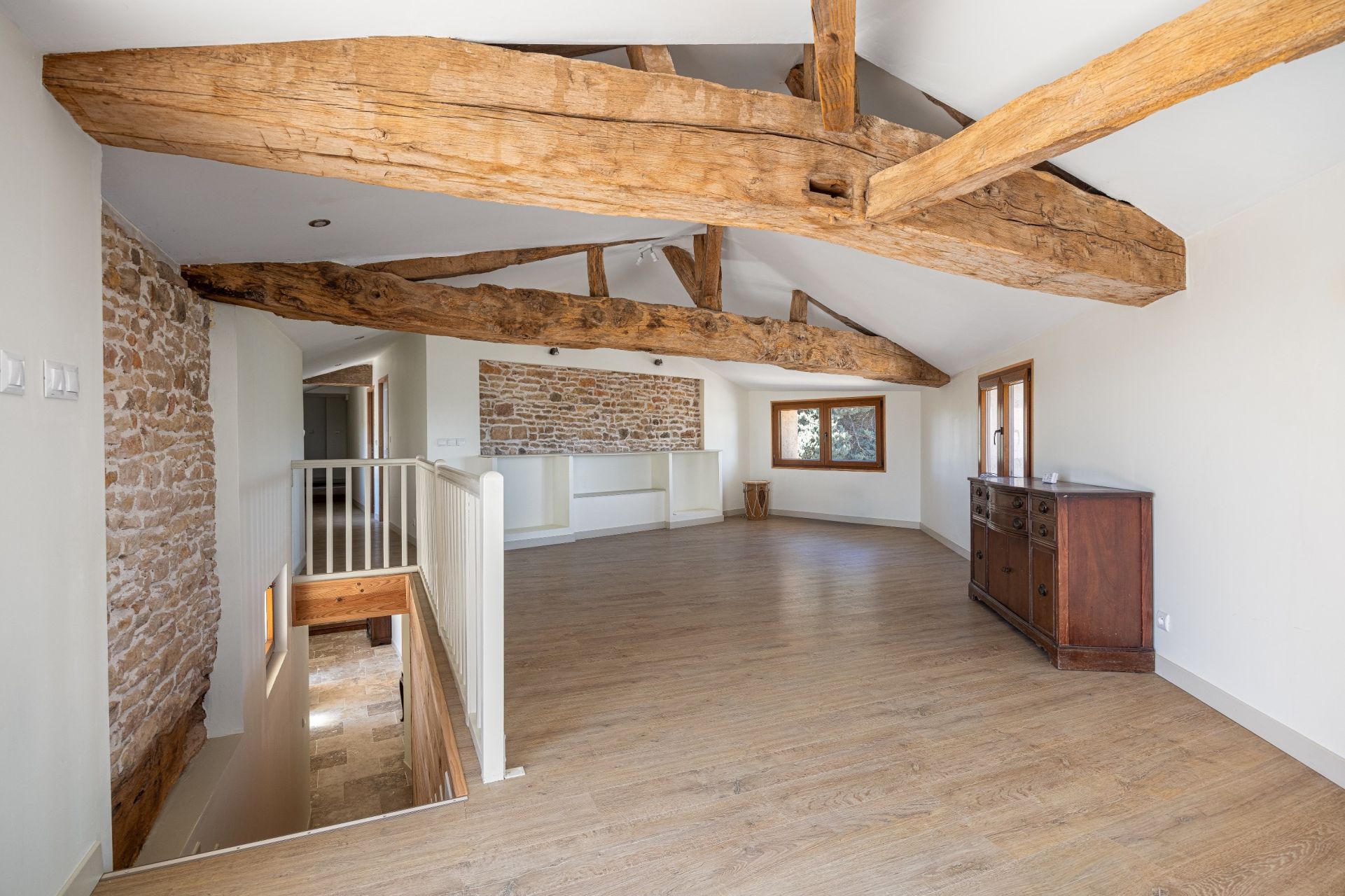 house 19 Rooms for sale on ST AMOUR BELLEVUE (71570)